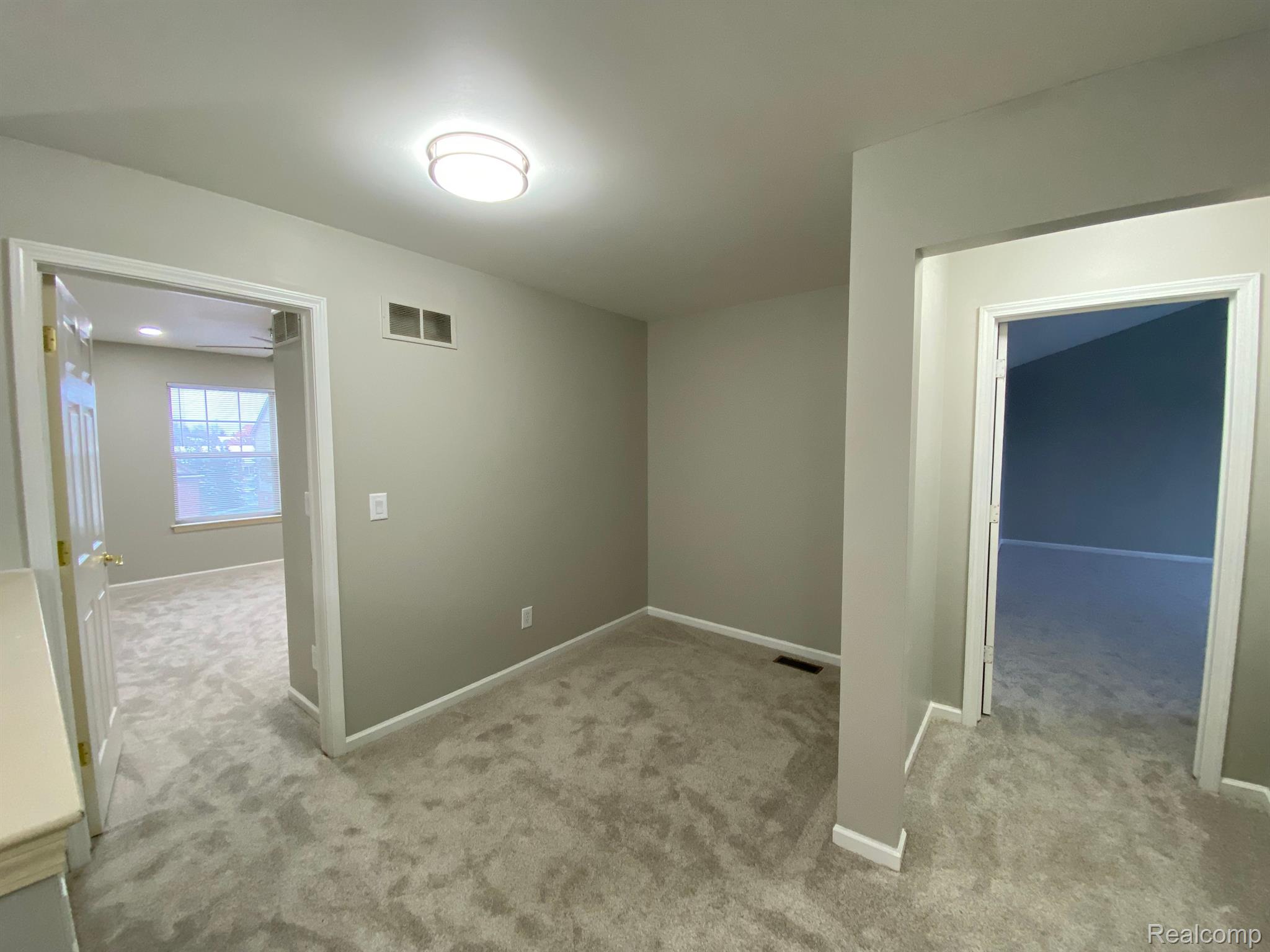 919 GRANDVIEW Drive