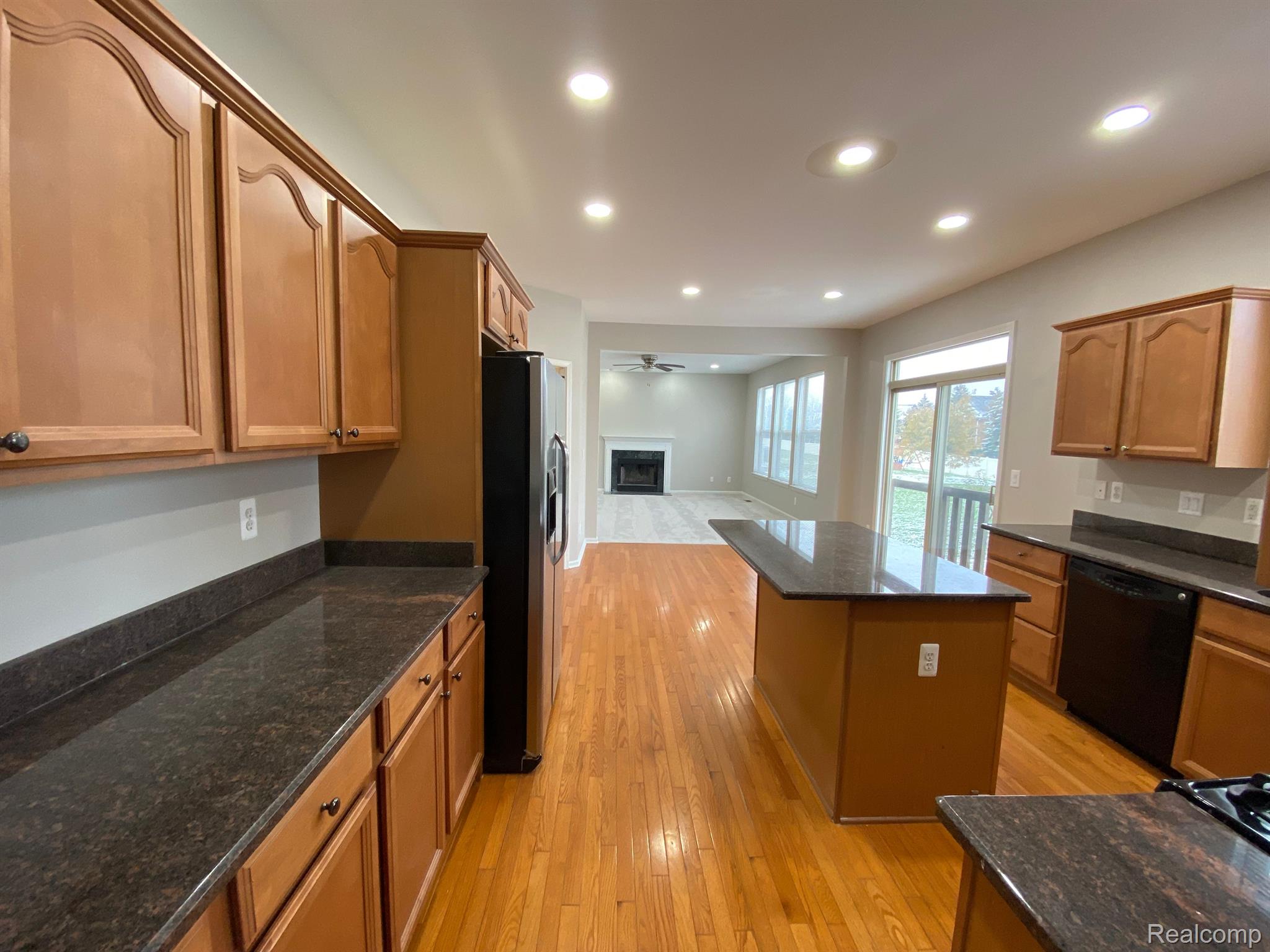 919 GRANDVIEW Drive