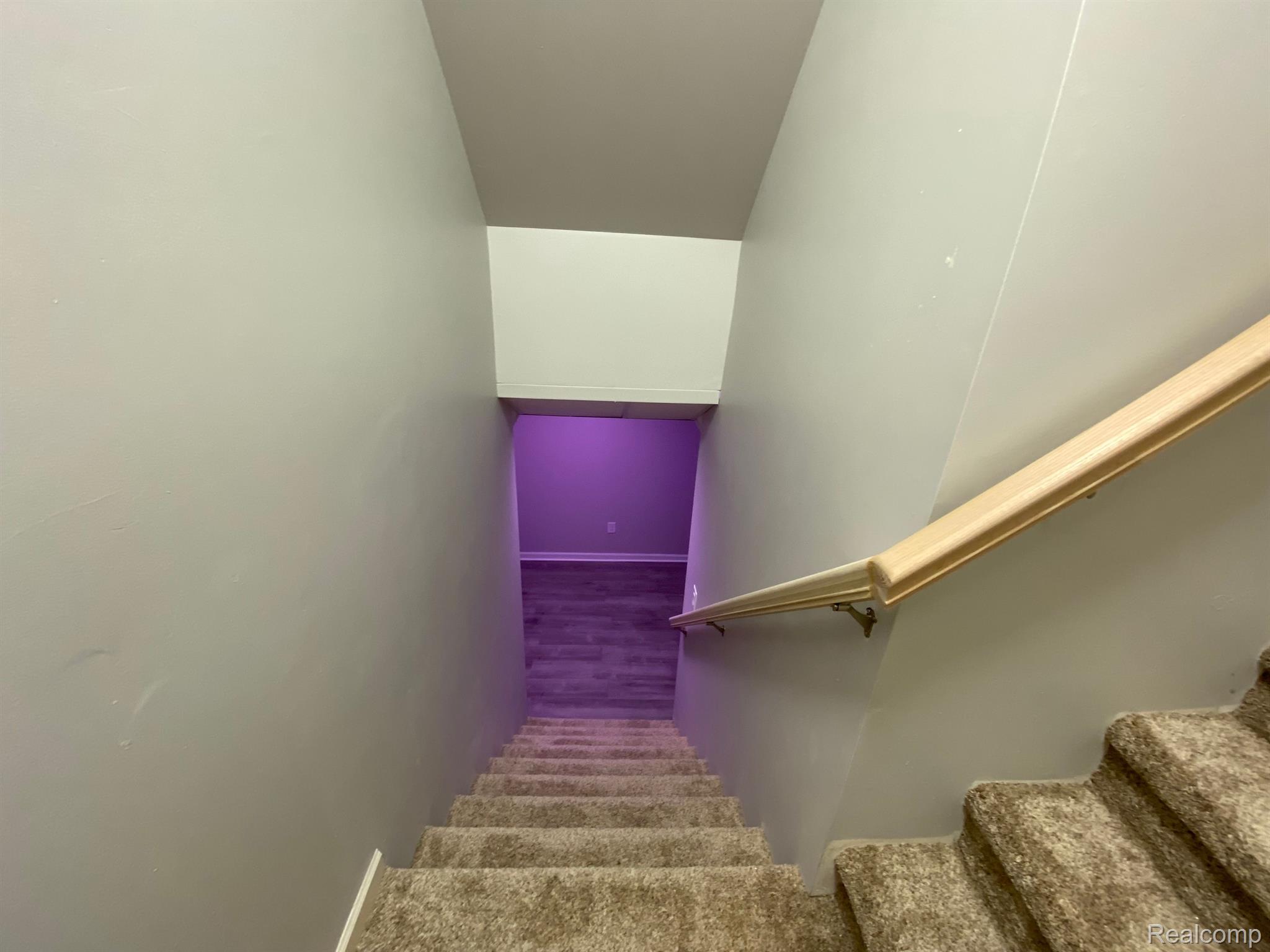 919 GRANDVIEW Drive