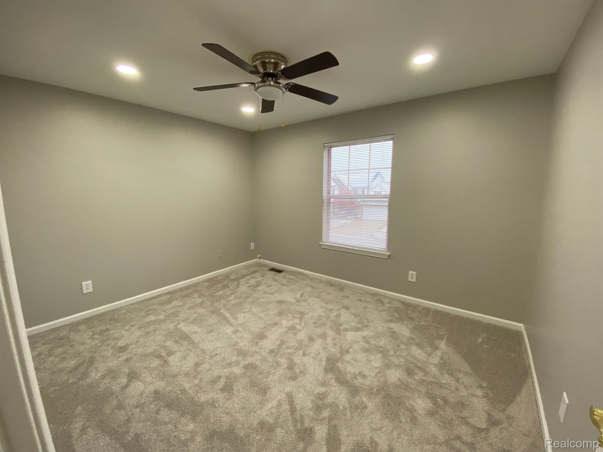 919 GRANDVIEW Drive