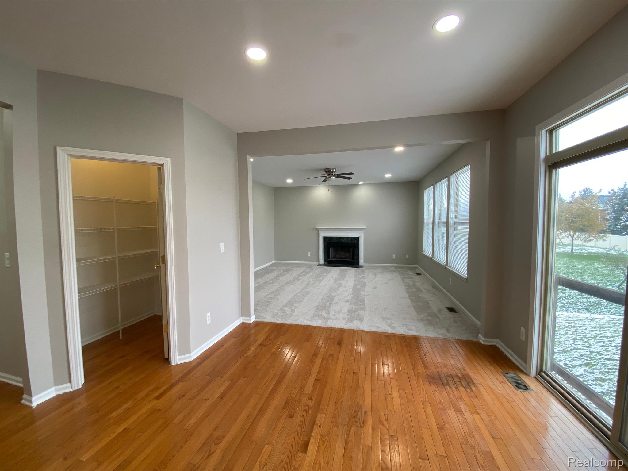 919 GRANDVIEW Drive