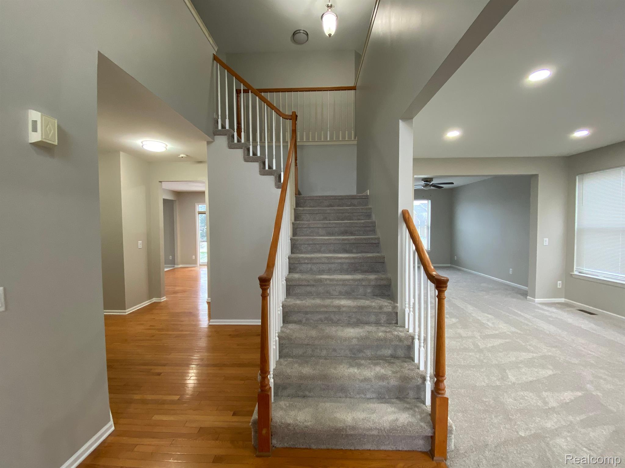 919 GRANDVIEW Drive