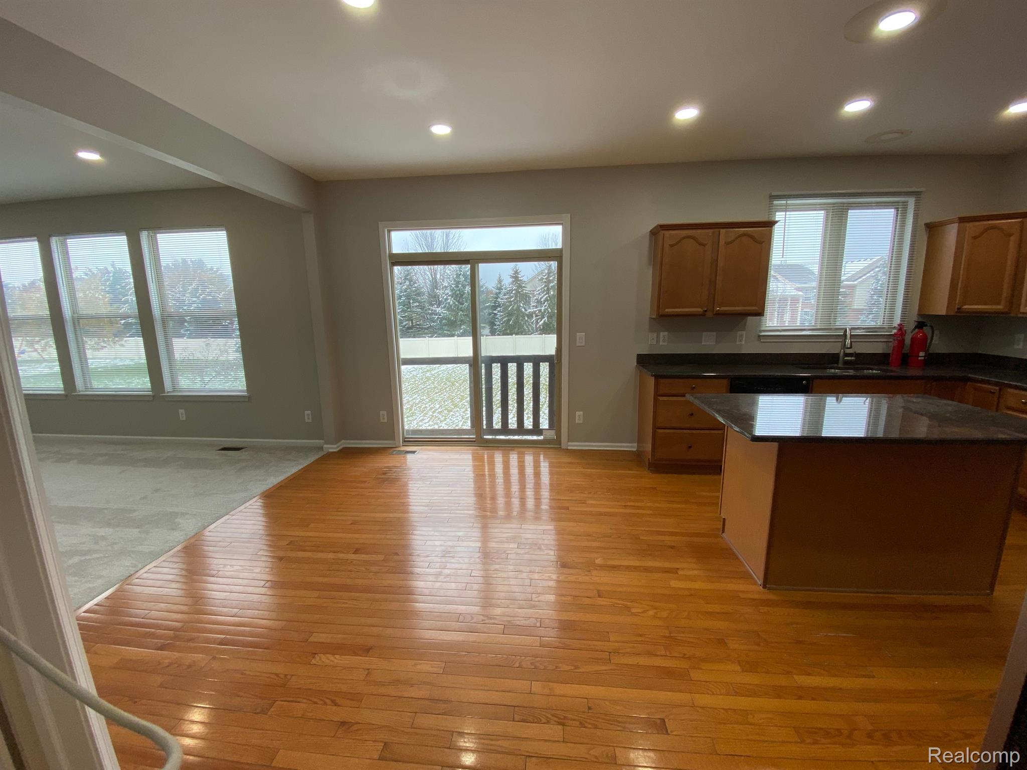 919 GRANDVIEW Drive