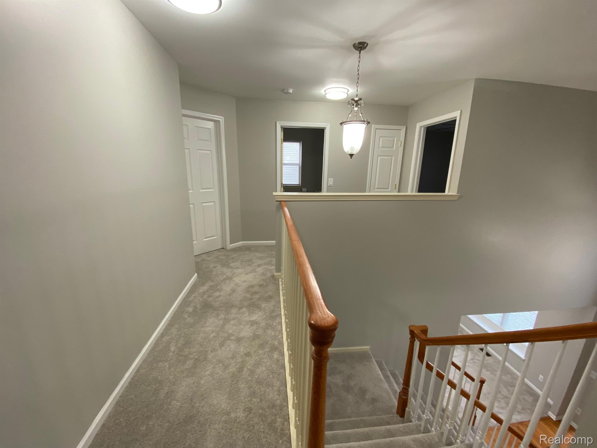 919 GRANDVIEW Drive