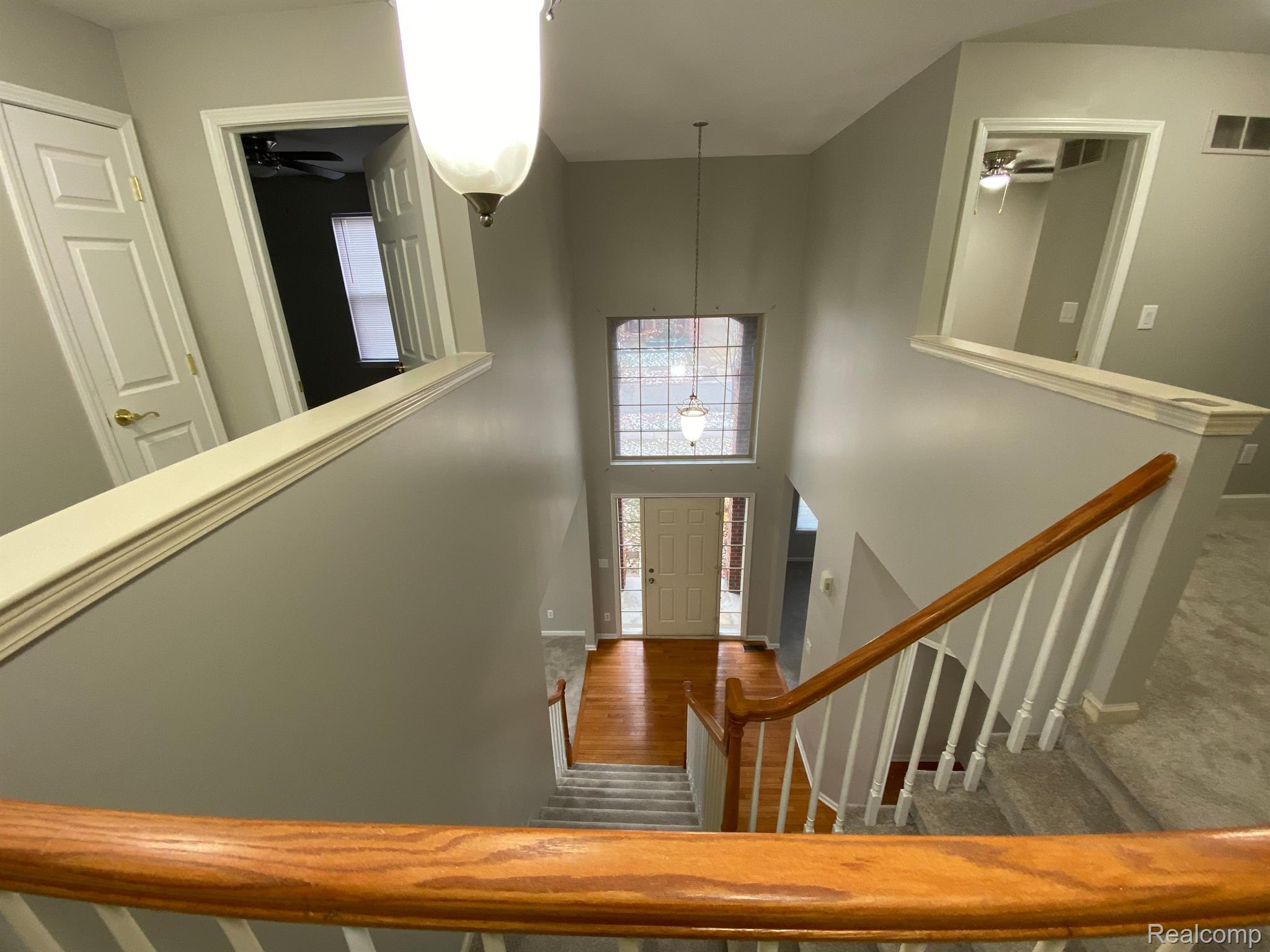 919 GRANDVIEW Drive