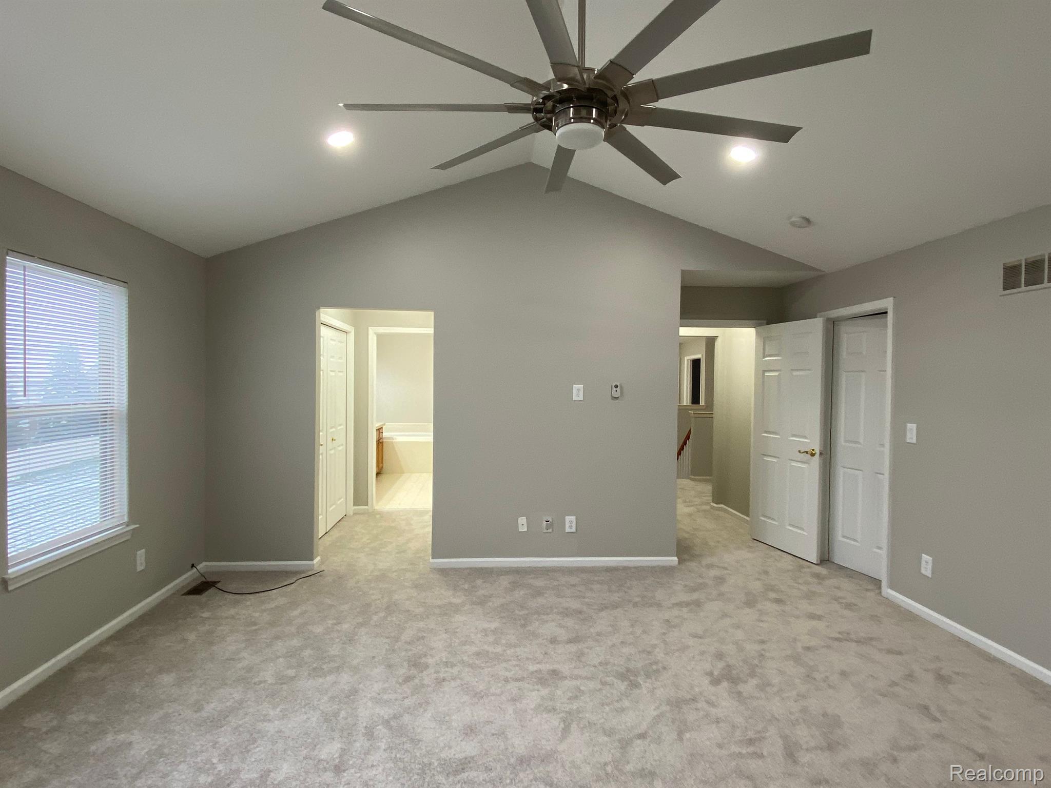 919 GRANDVIEW Drive