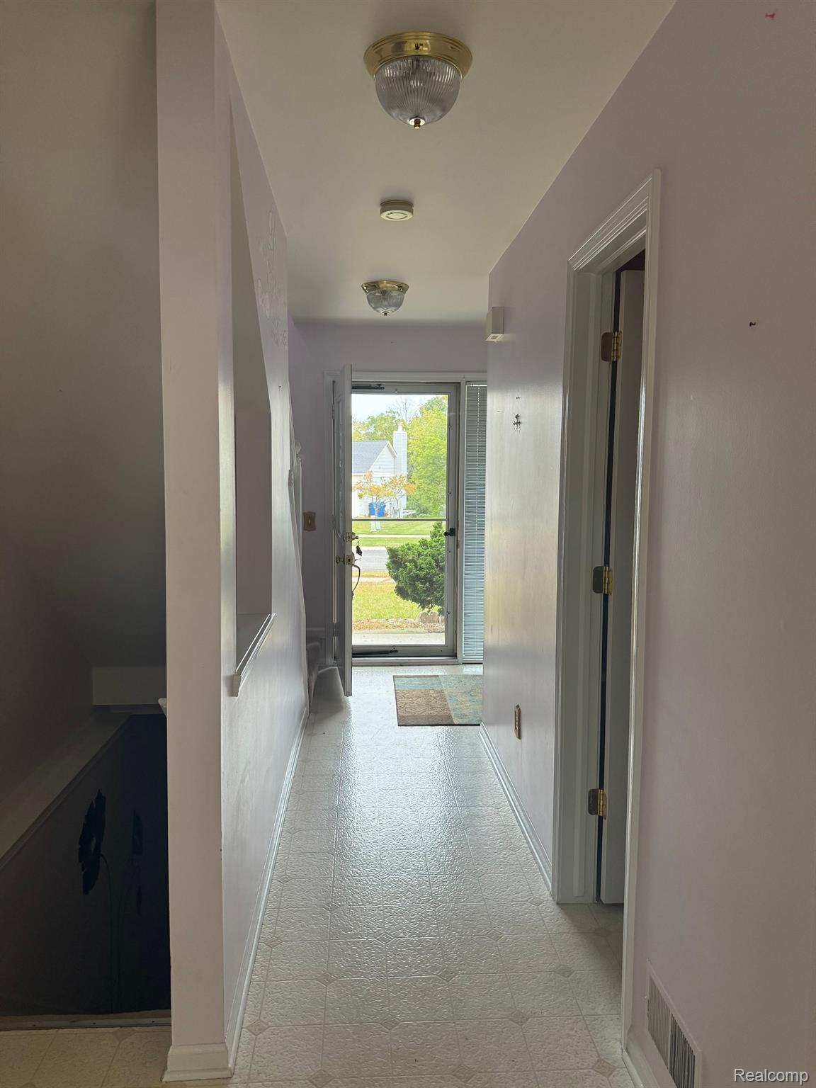 1320 GLENVIEW Drive