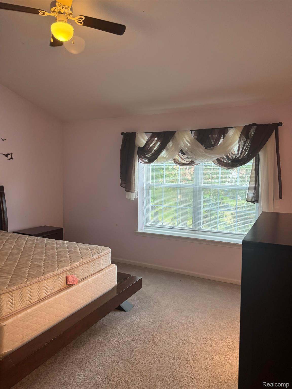 1320 GLENVIEW Drive
