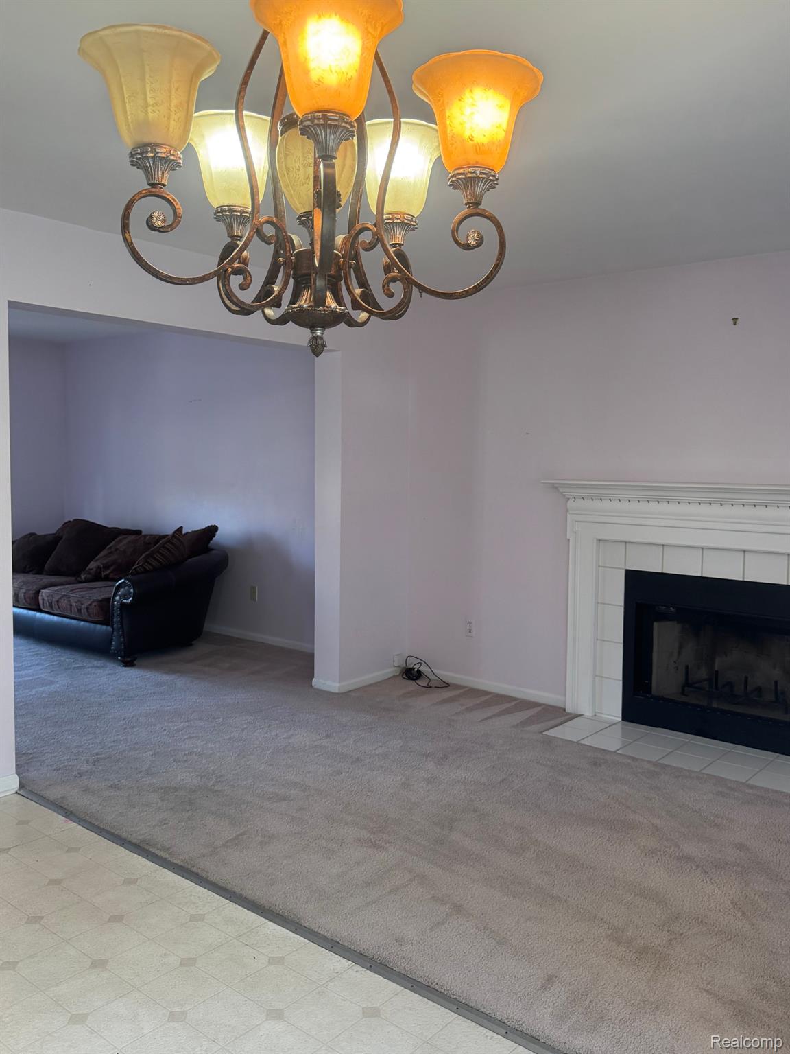 1320 GLENVIEW Drive