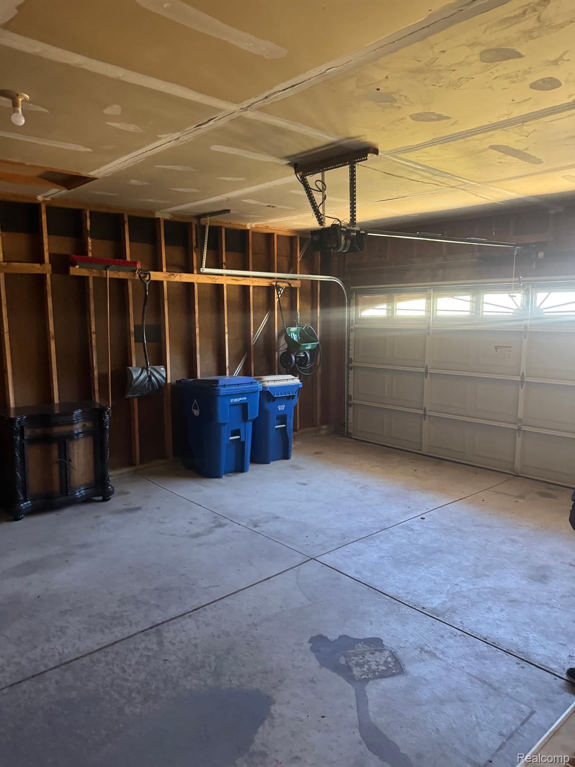 1320 GLENVIEW Drive