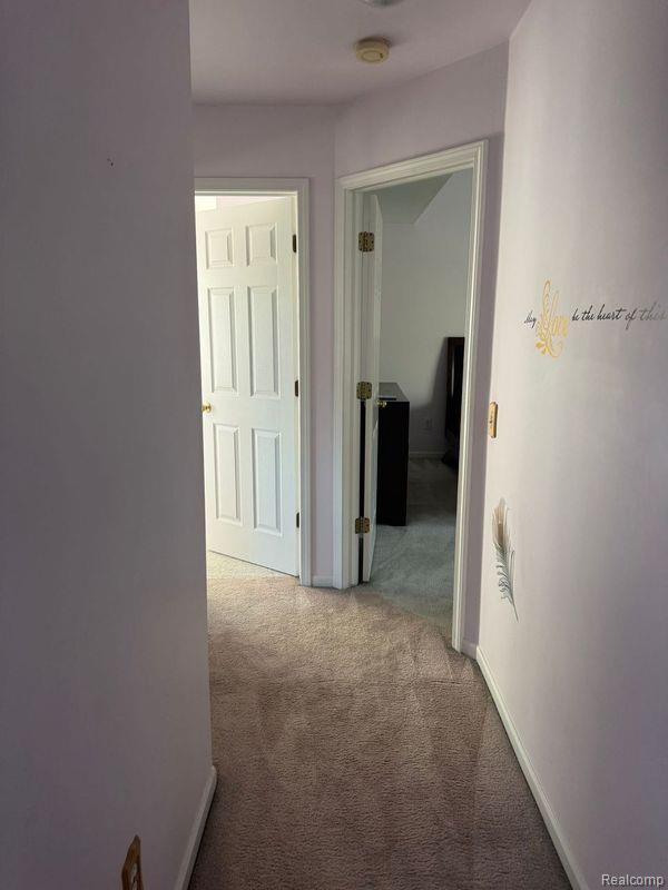 1320 GLENVIEW Drive