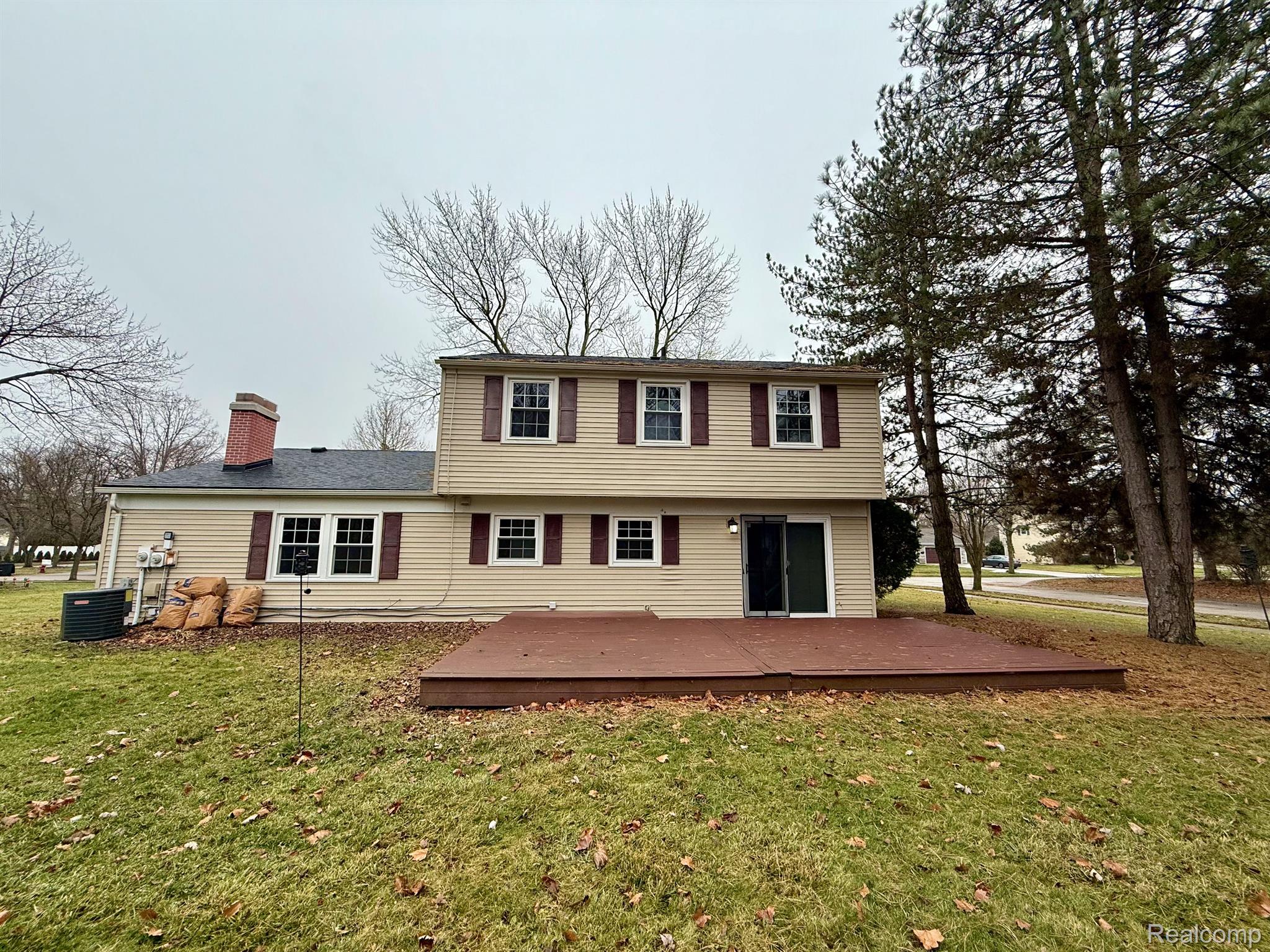 2369 LONDON Drive