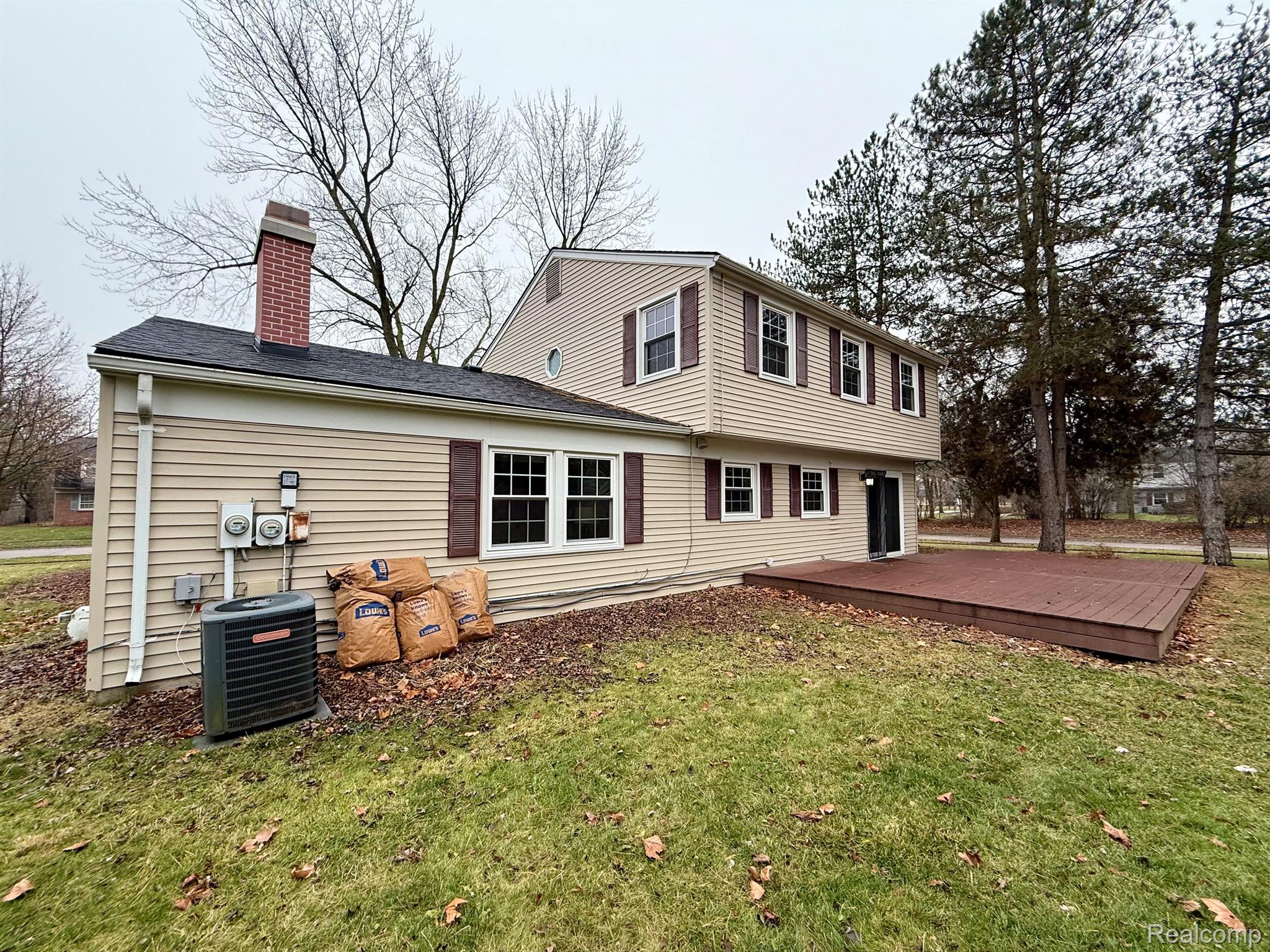 2369 LONDON Drive