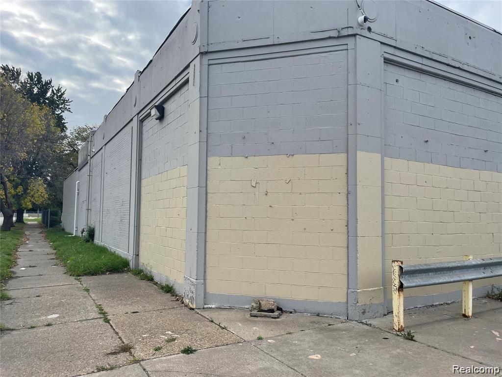 301 S OAKWOOD