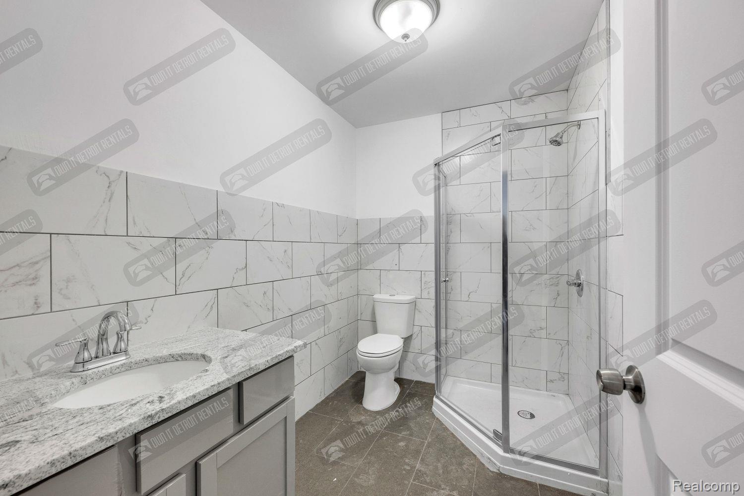 4504 unit # 1 OAKWOOD Boulevard