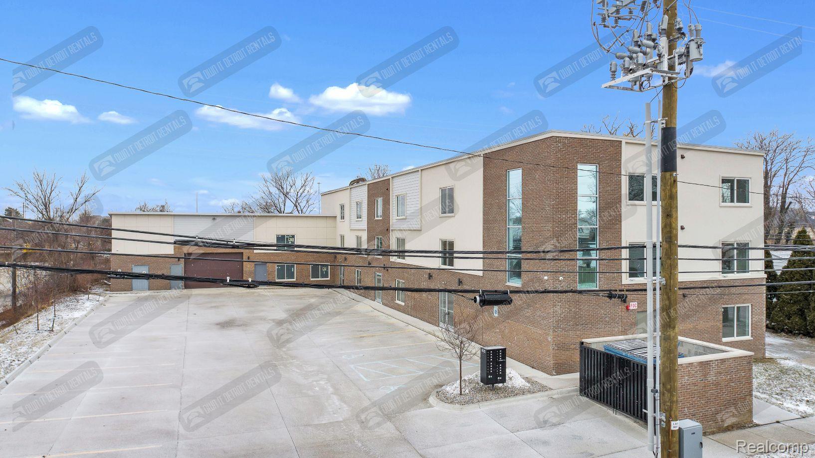 4504 unit # 1 OAKWOOD Boulevard