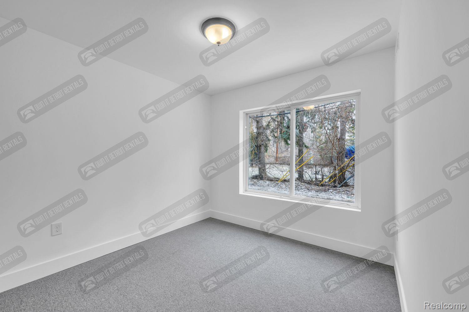 4504 unit # 1 OAKWOOD Boulevard