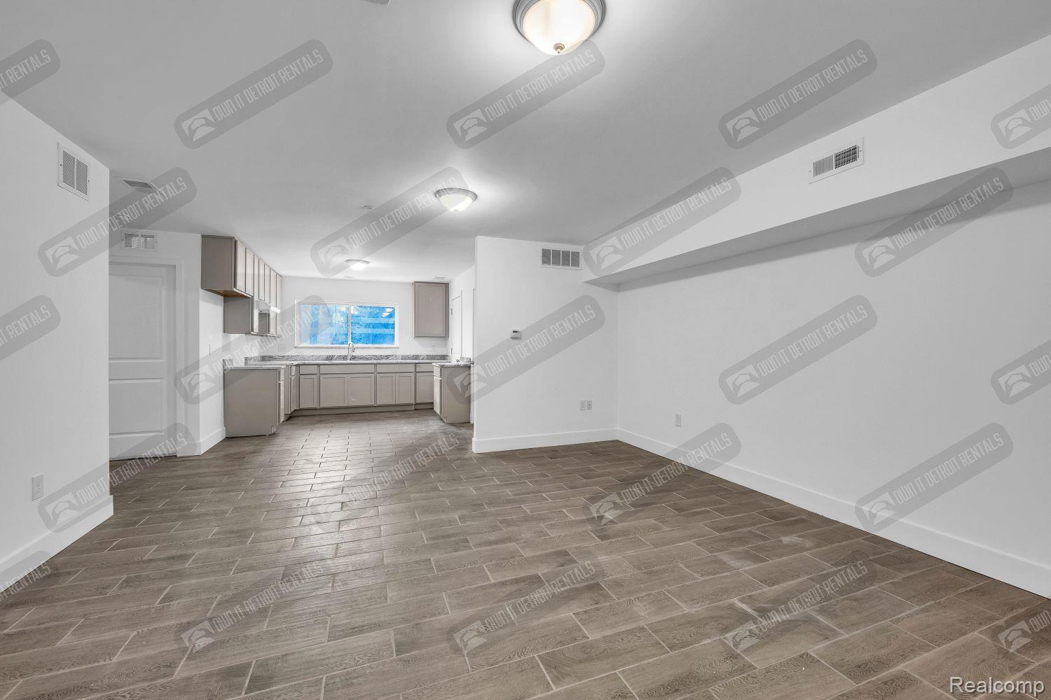 4504 OAKWOOD Boulevard 2