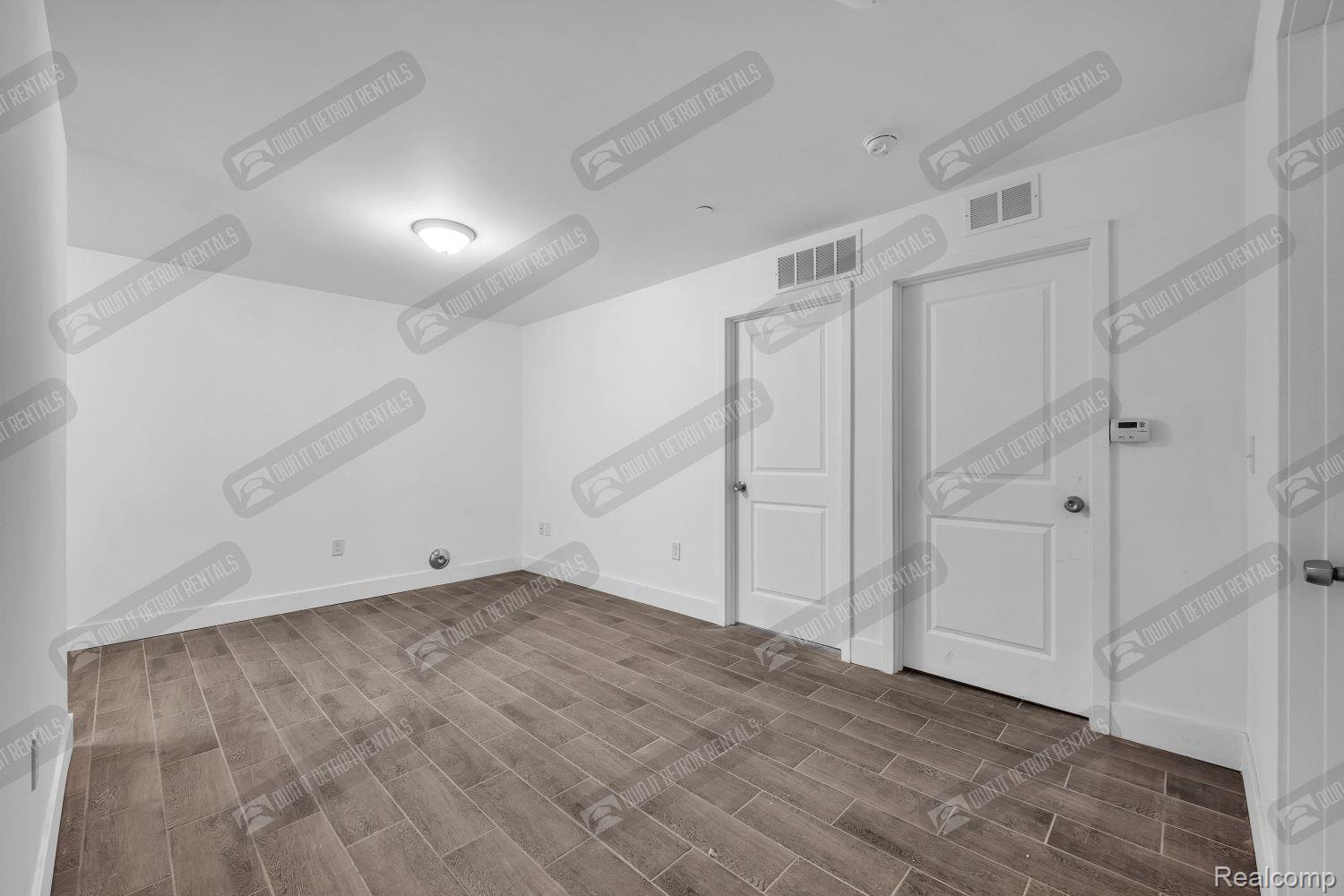 4504 OAKWOOD Boulevard 2