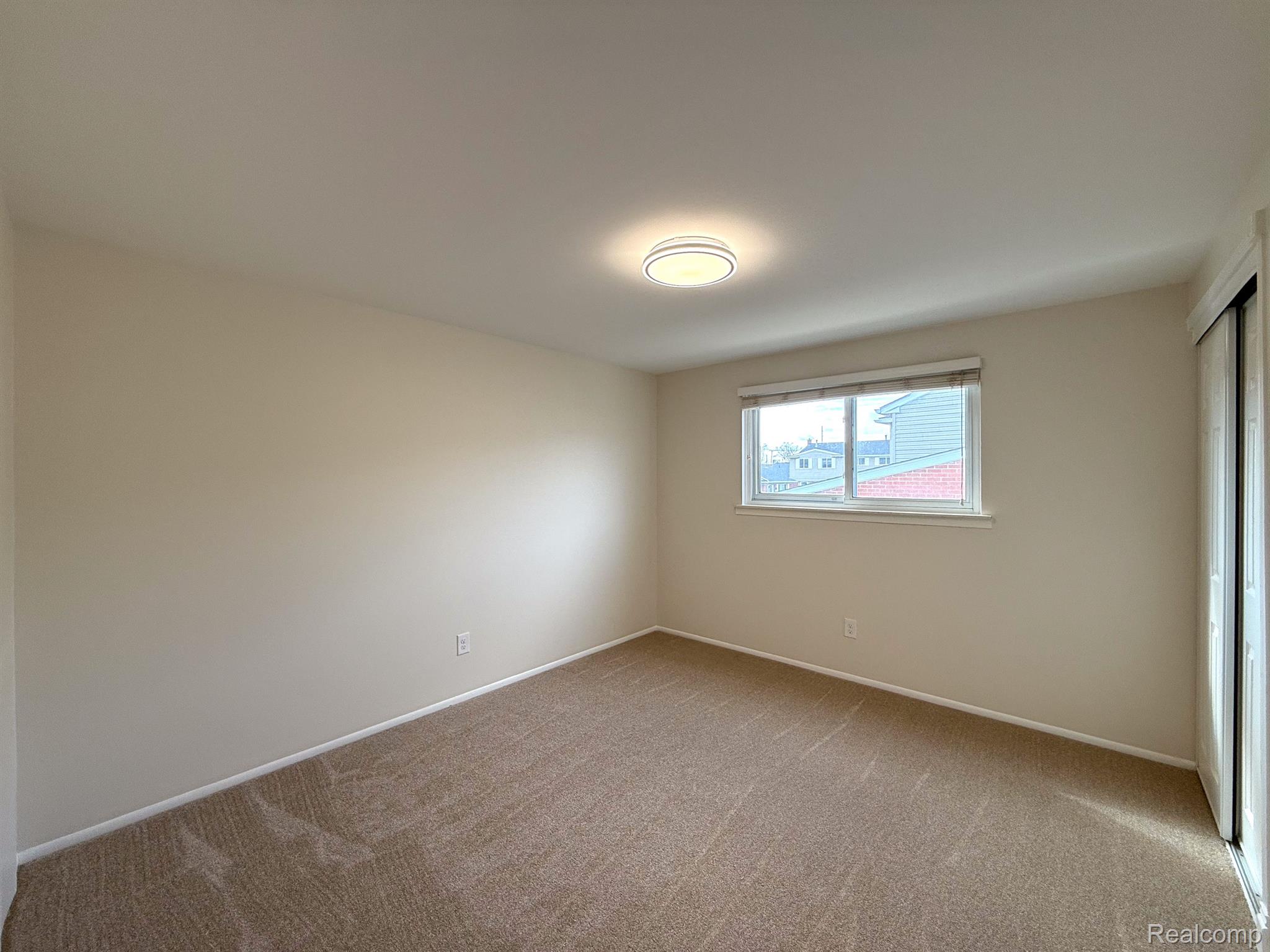 8053 COVENTRY Street