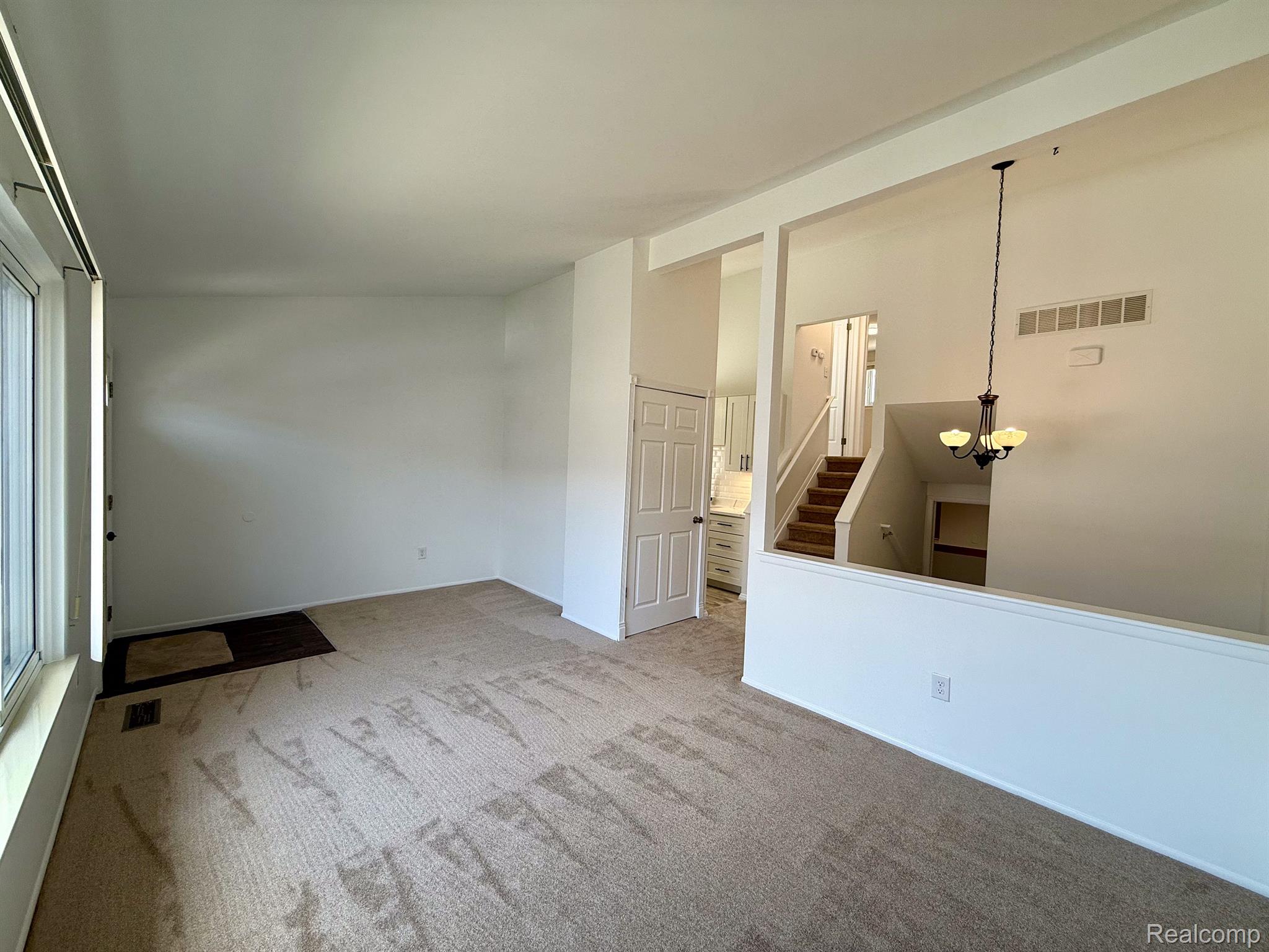 8053 COVENTRY Street