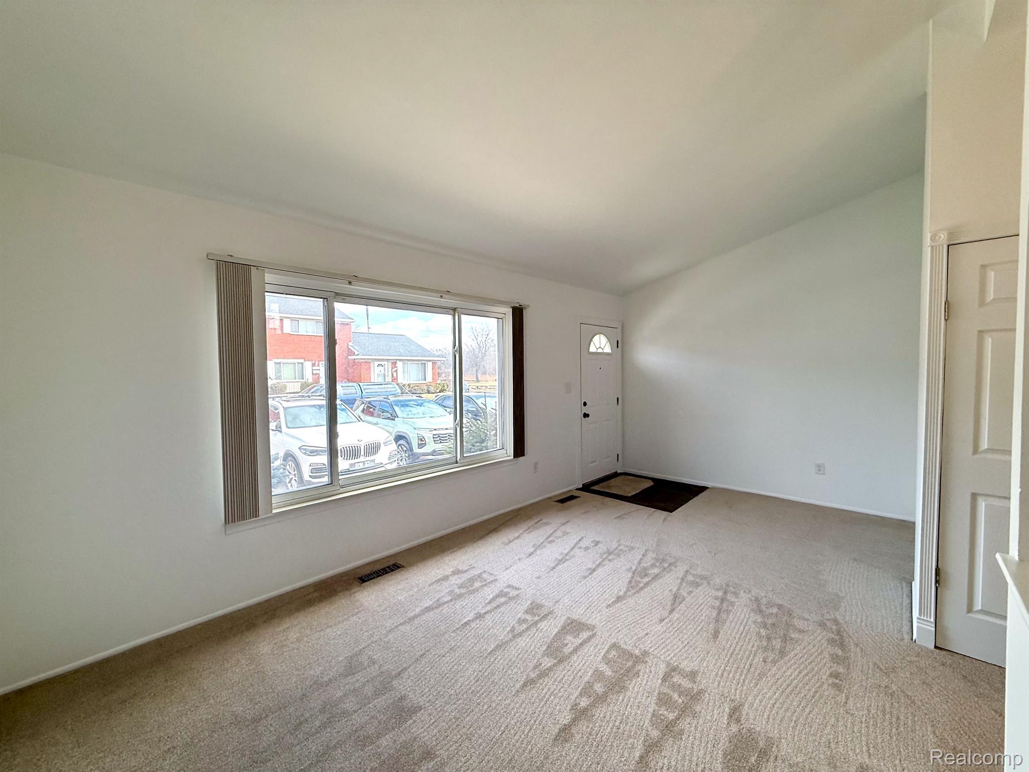 8053 COVENTRY Street
