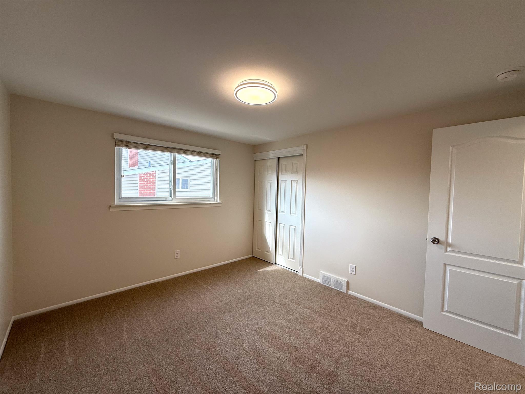8053 COVENTRY Street