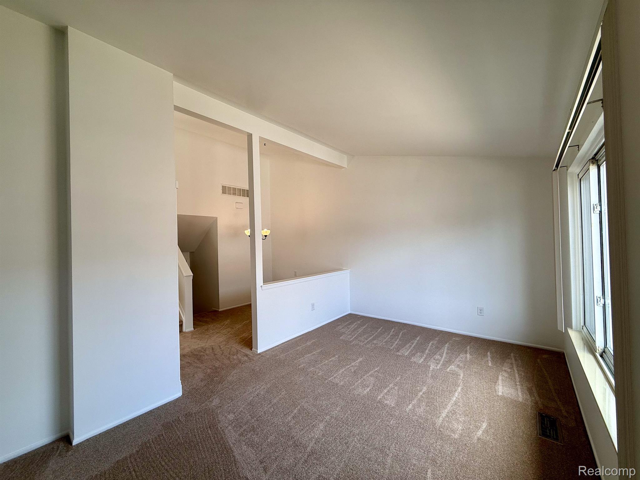 8053 COVENTRY Street