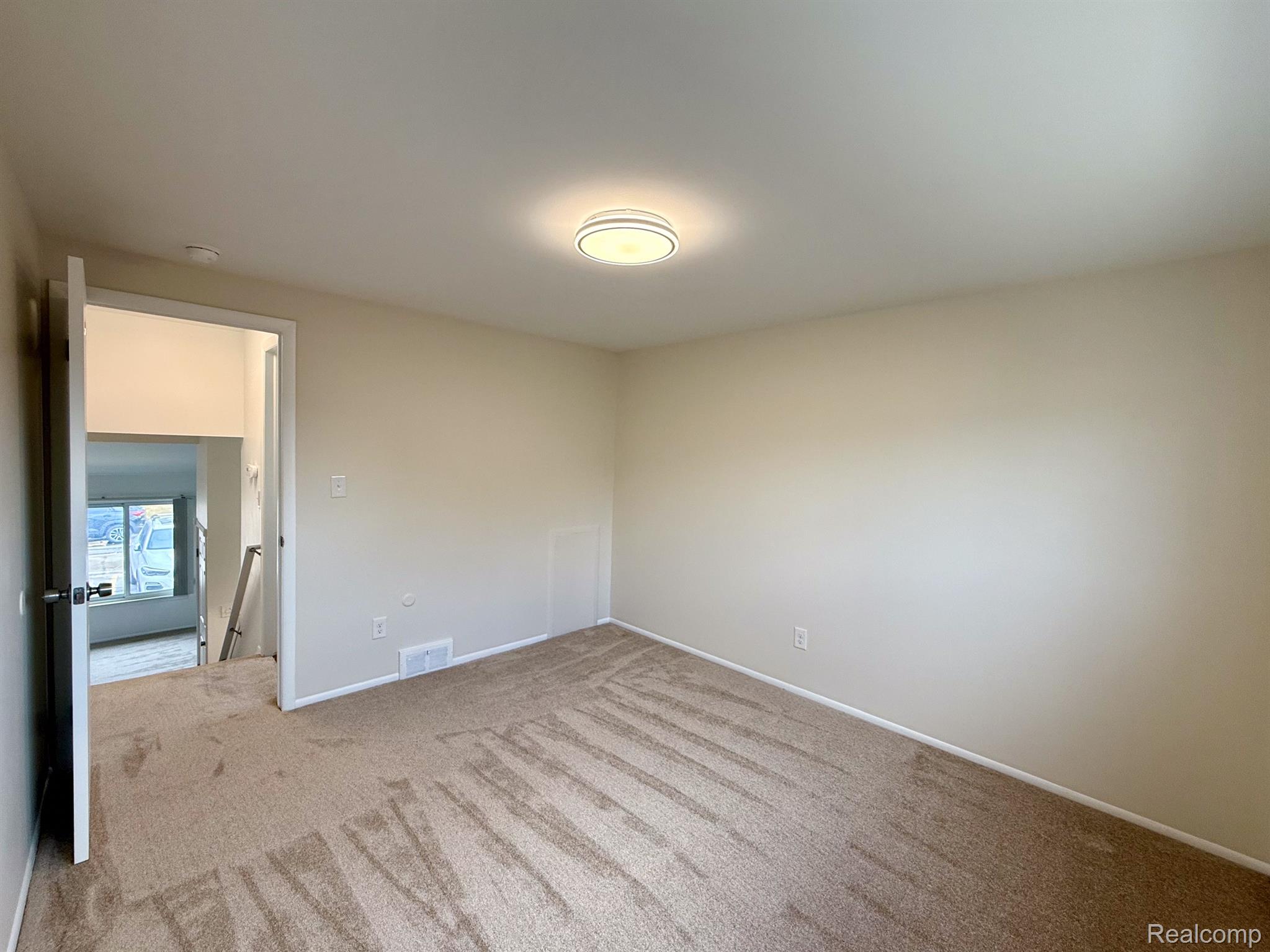8053 COVENTRY Street