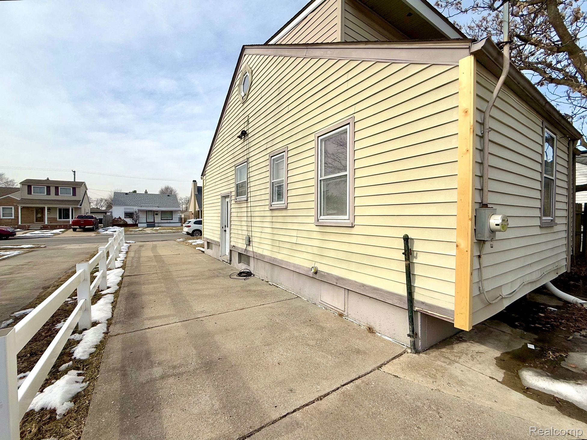 3867 17TH Street