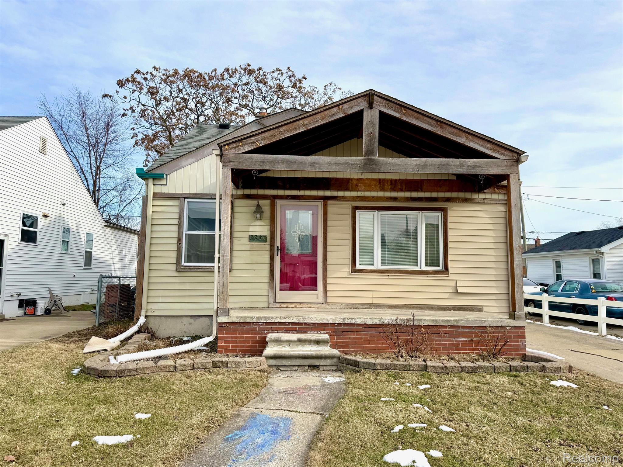3867 17TH Street