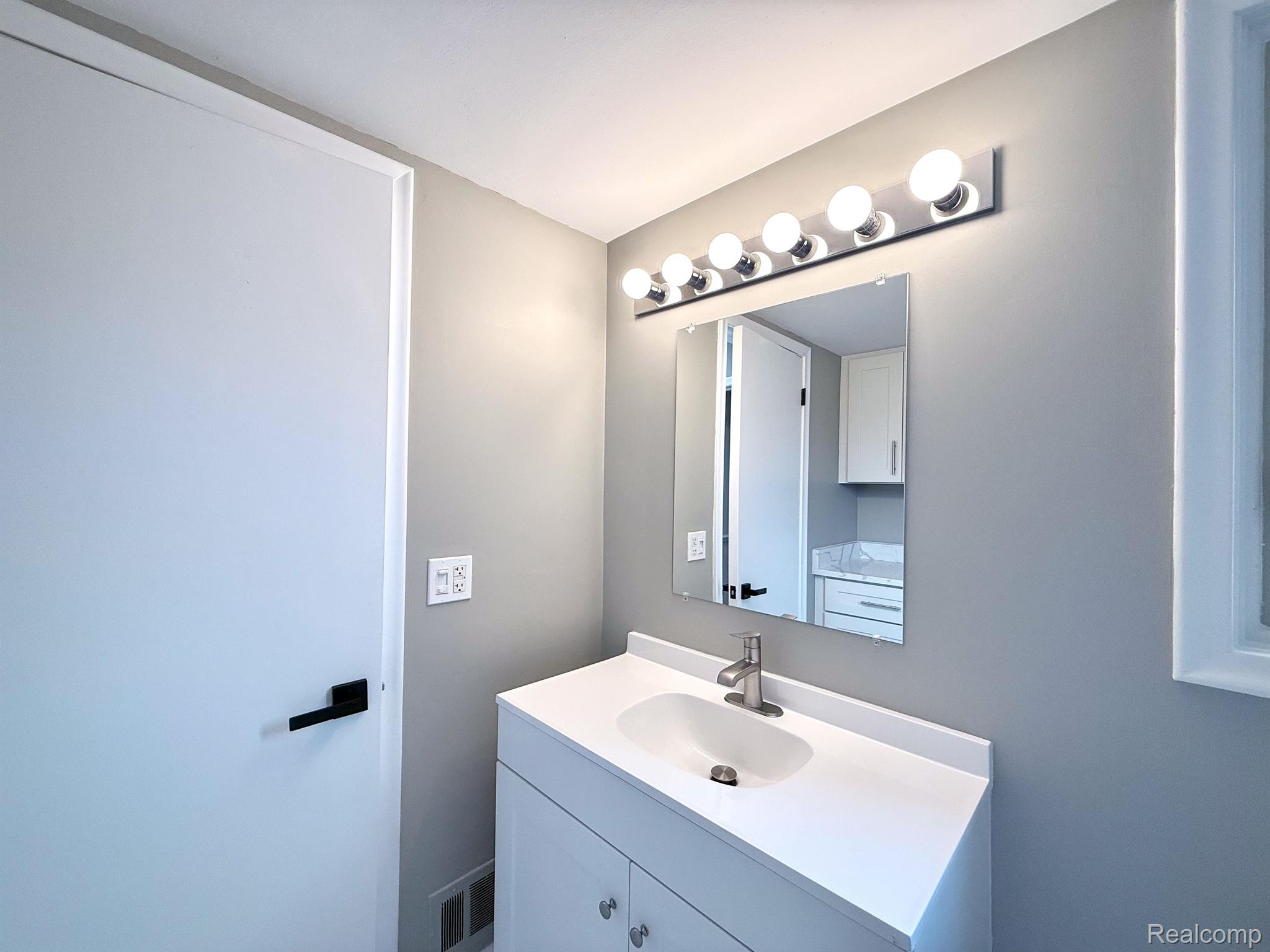 19711 FLEETWOOD Drive