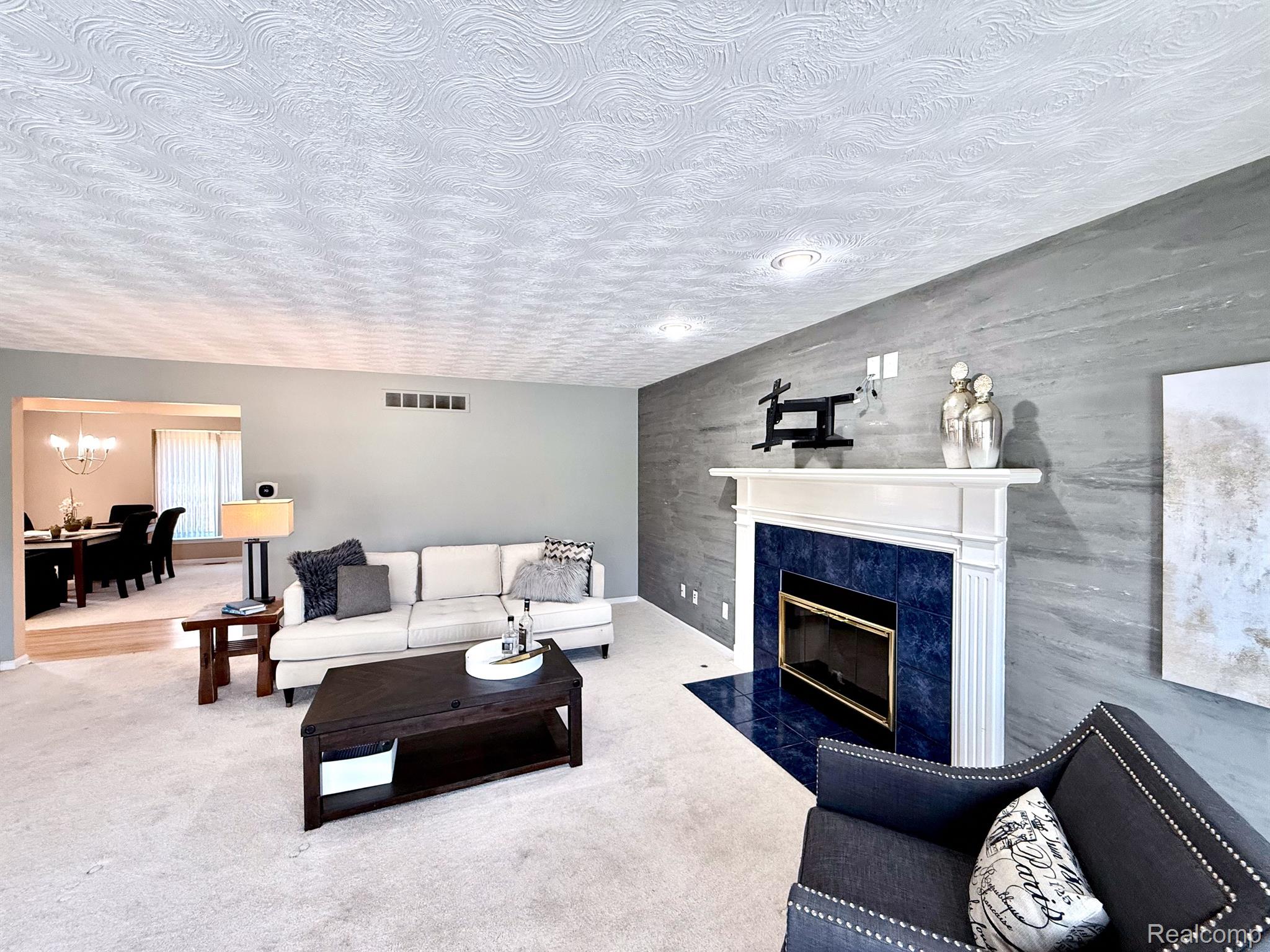 5440 BRIDGE Trail E