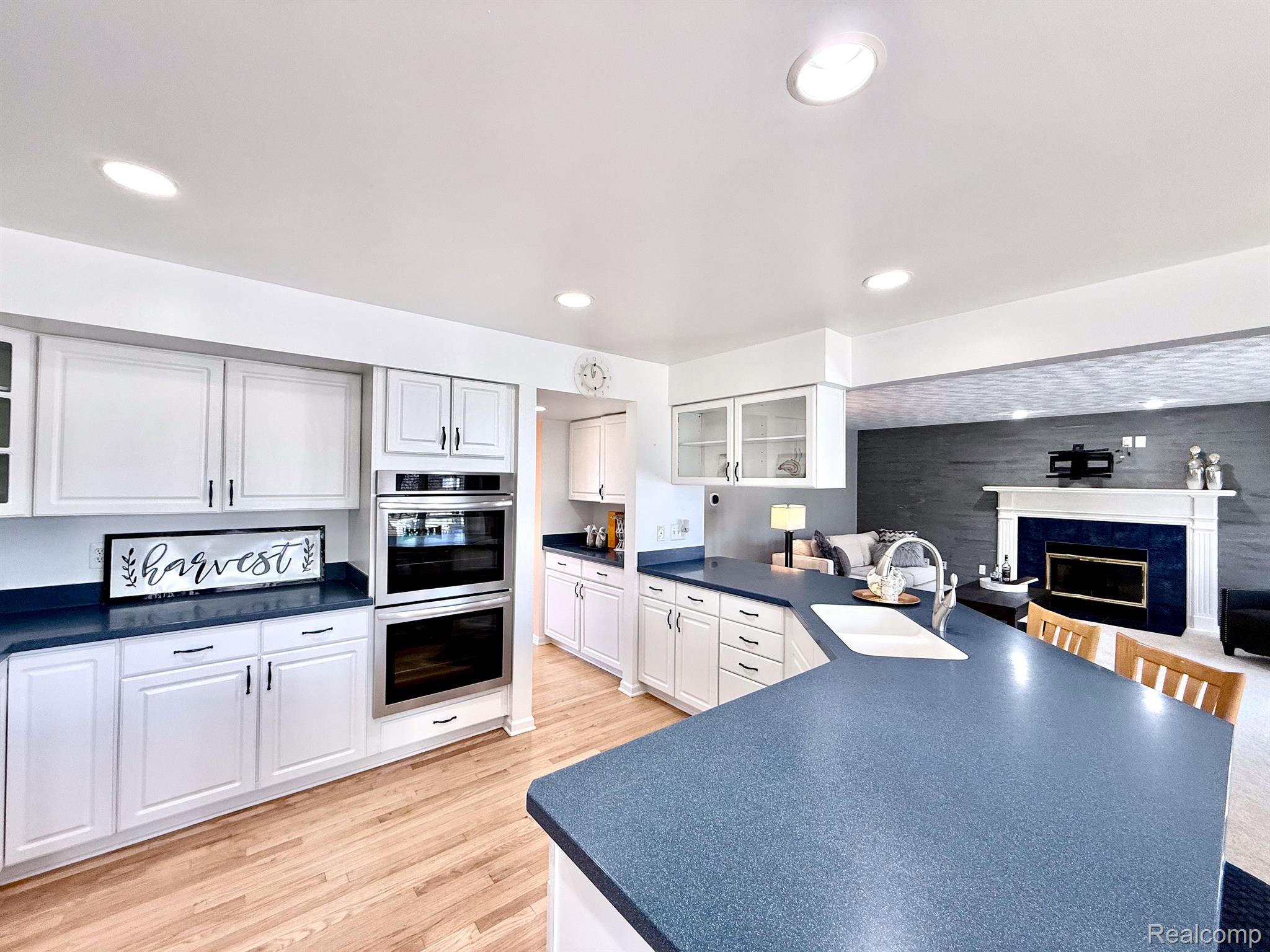 5440 BRIDGE Trail E