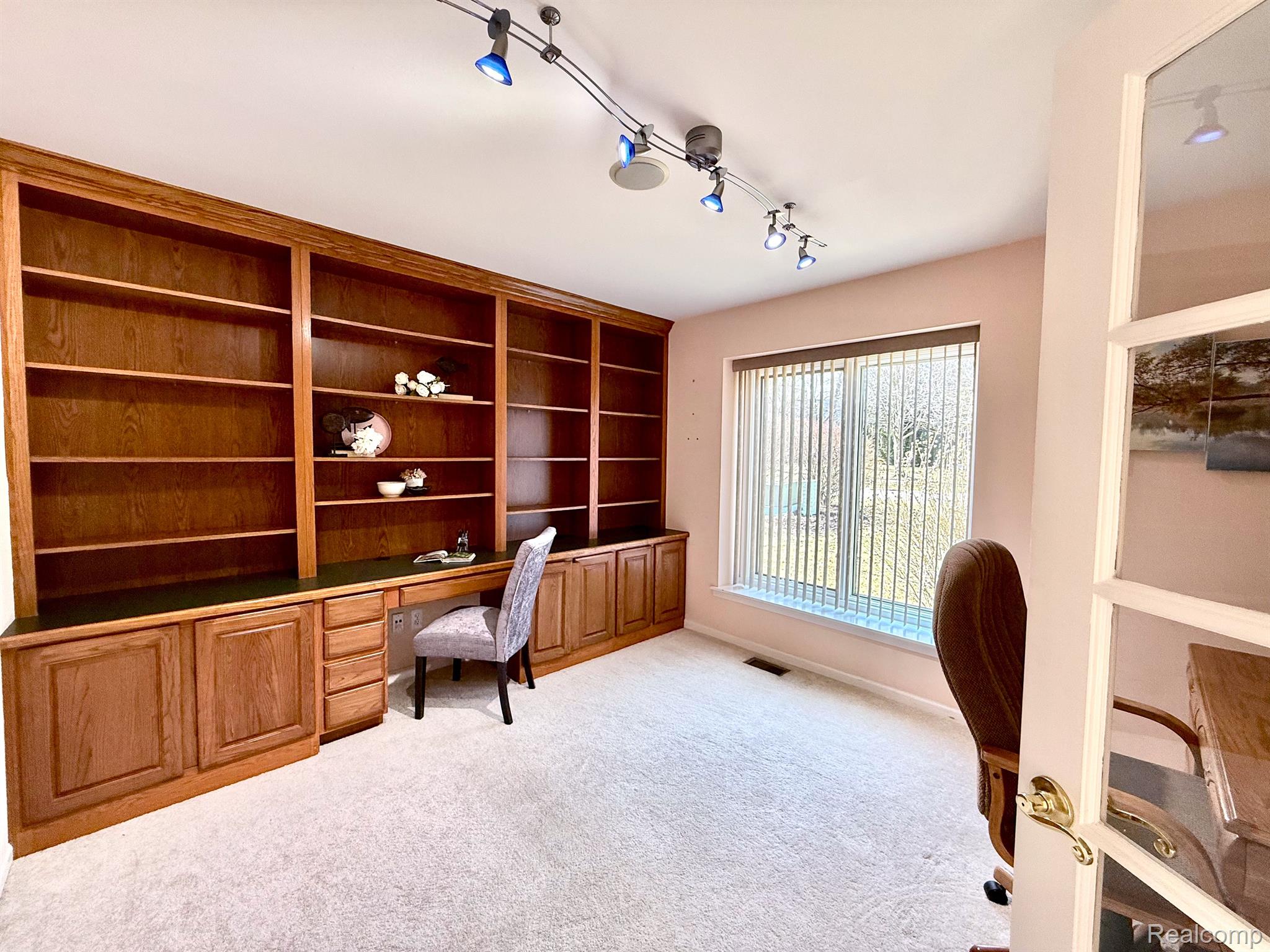 5440 BRIDGE Trail E