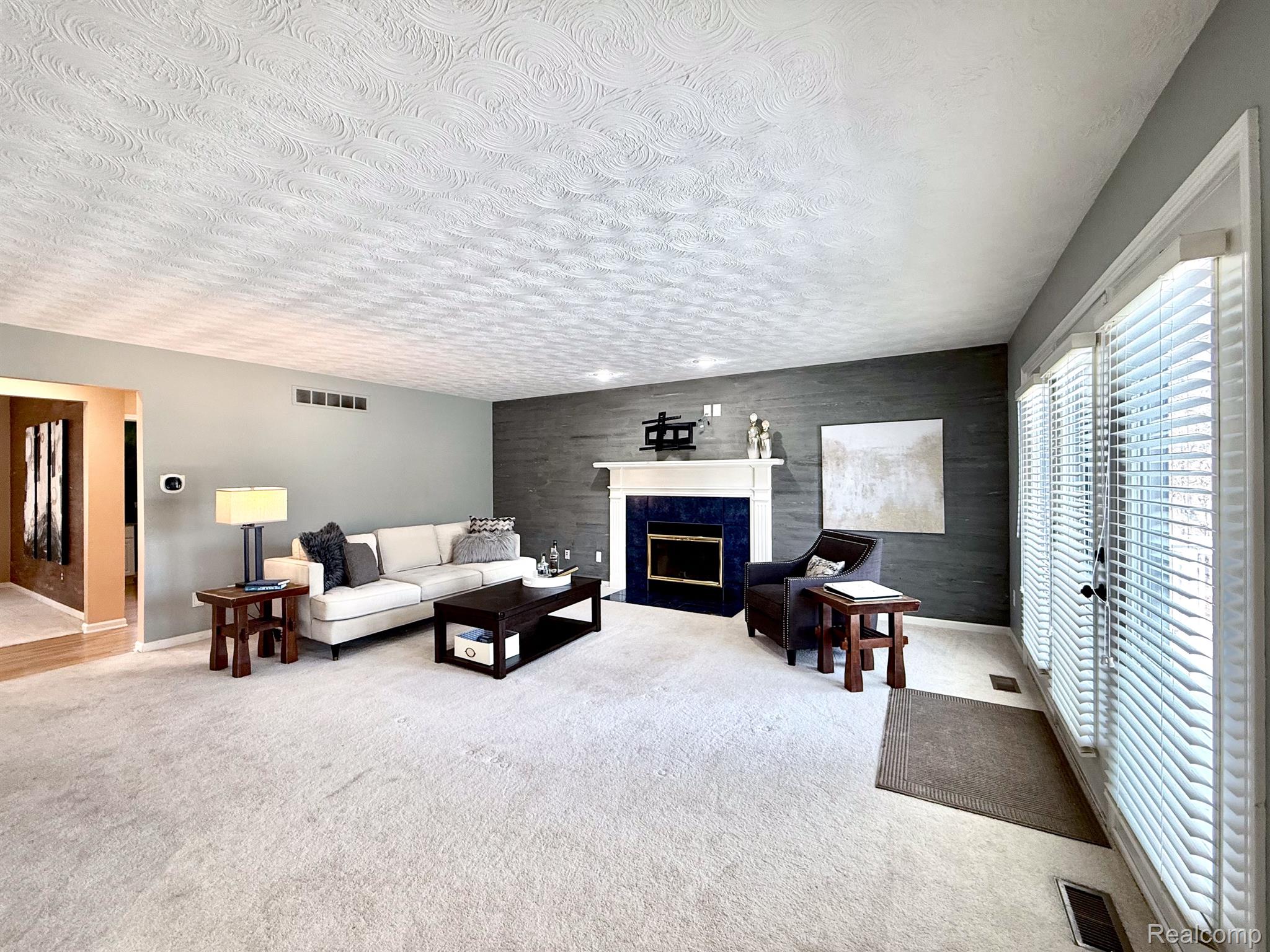 5440 BRIDGE Trail E