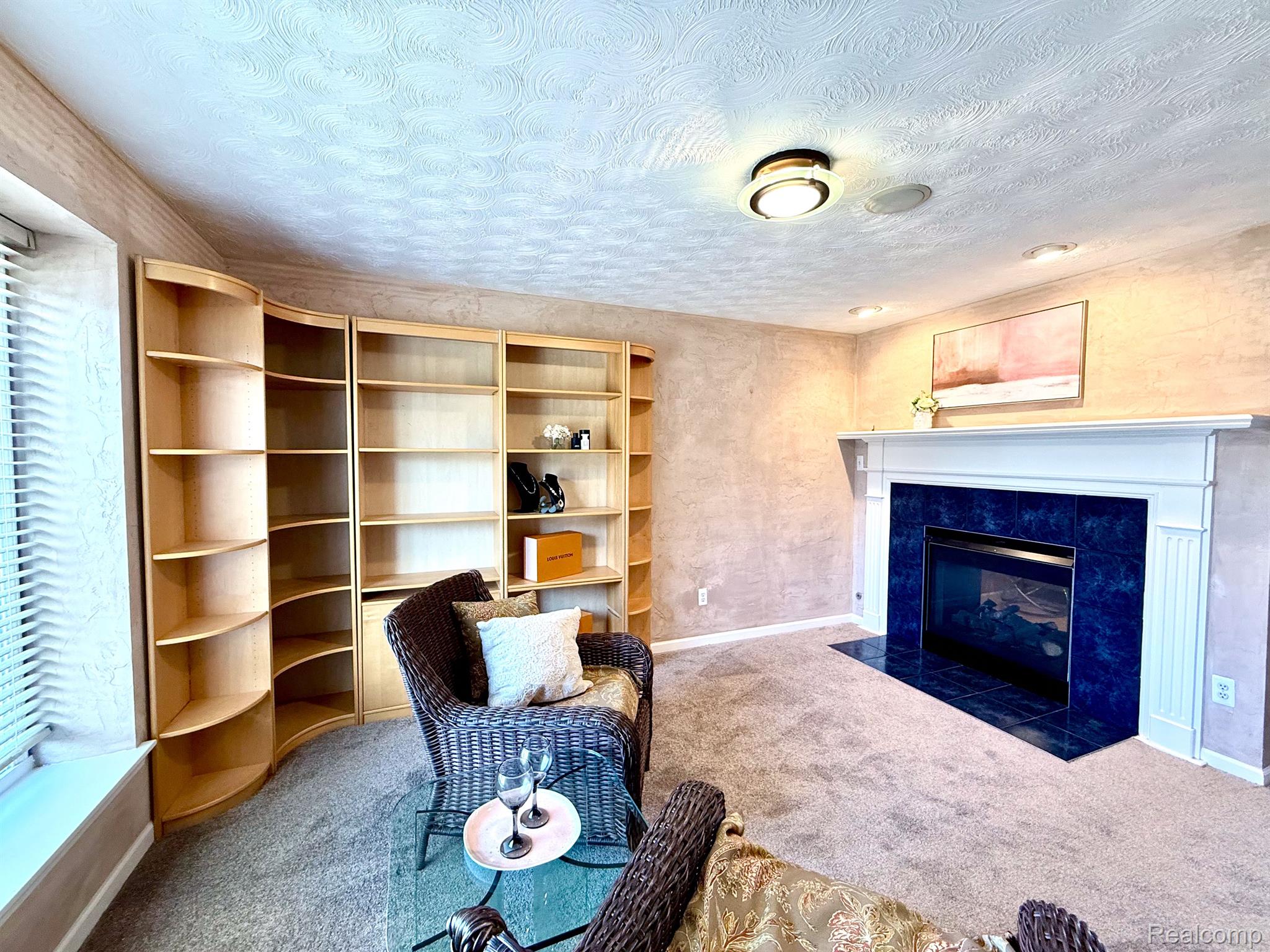 5440 BRIDGE Trail E