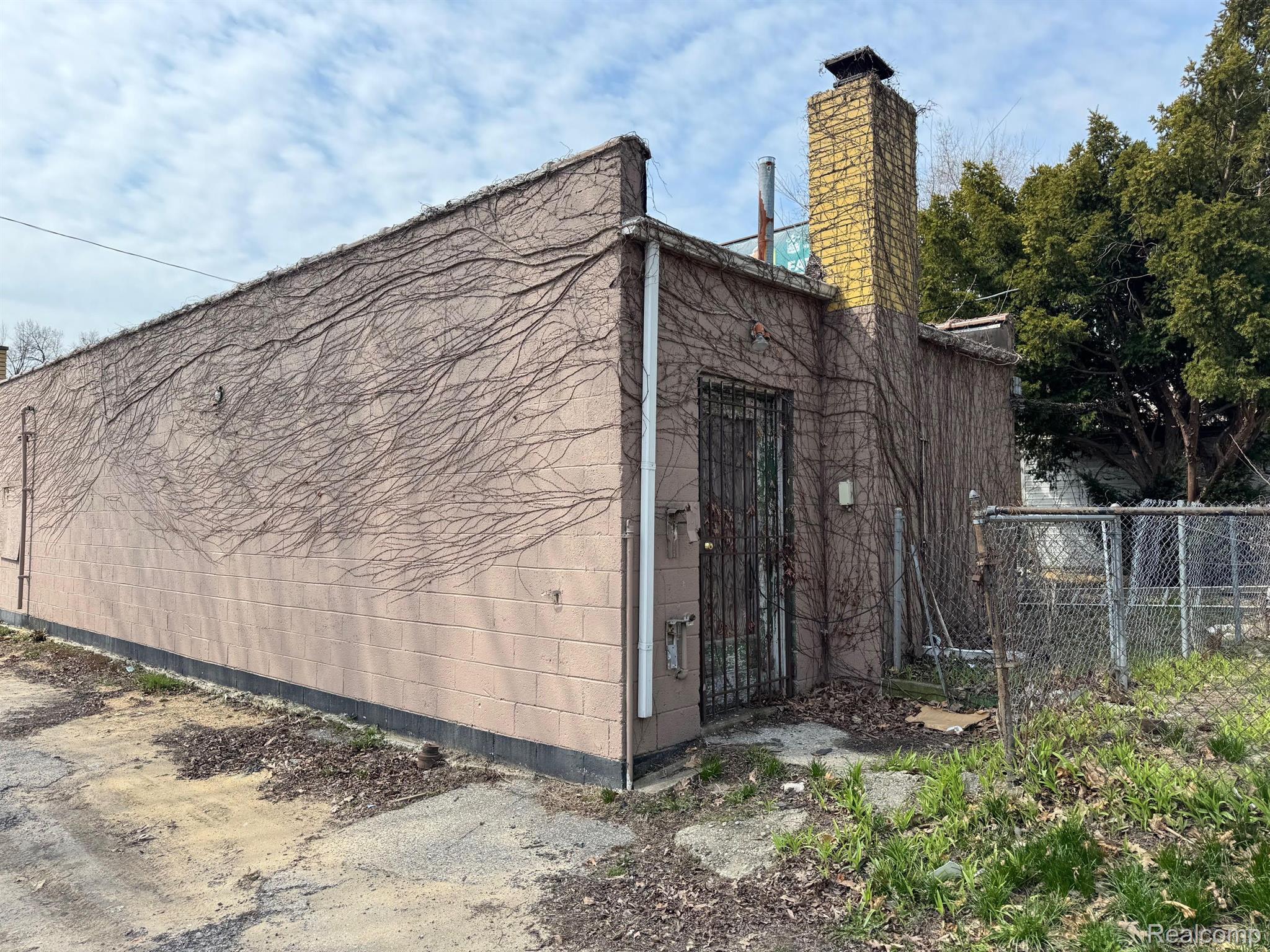 457 W BENNETT Avenue