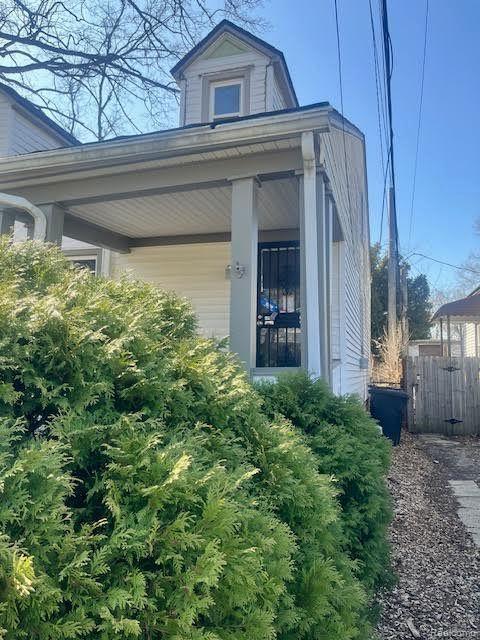 457 W BENNETT Avenue