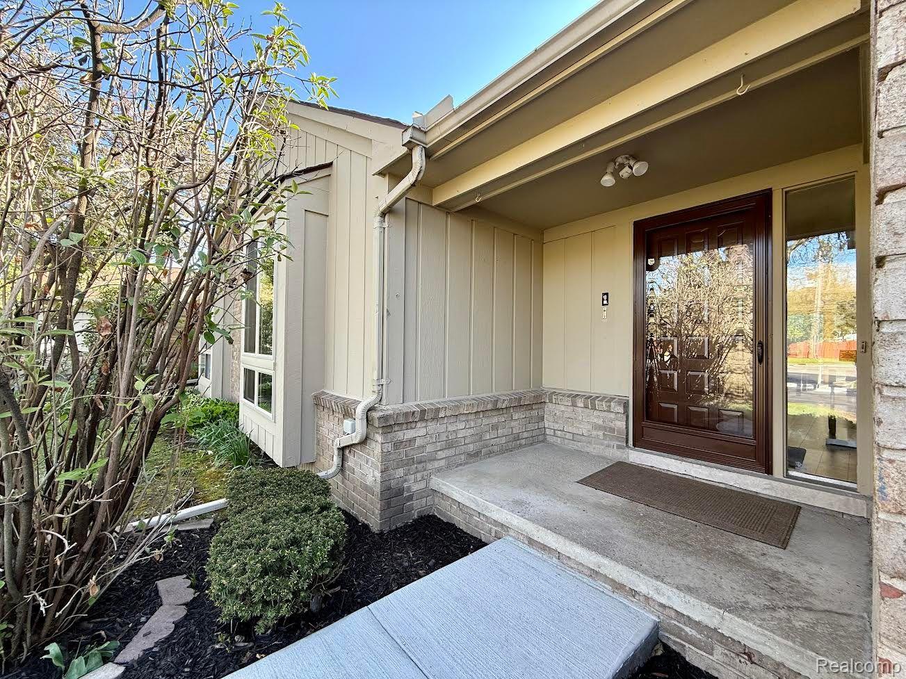 27570 EVERGREEN Road