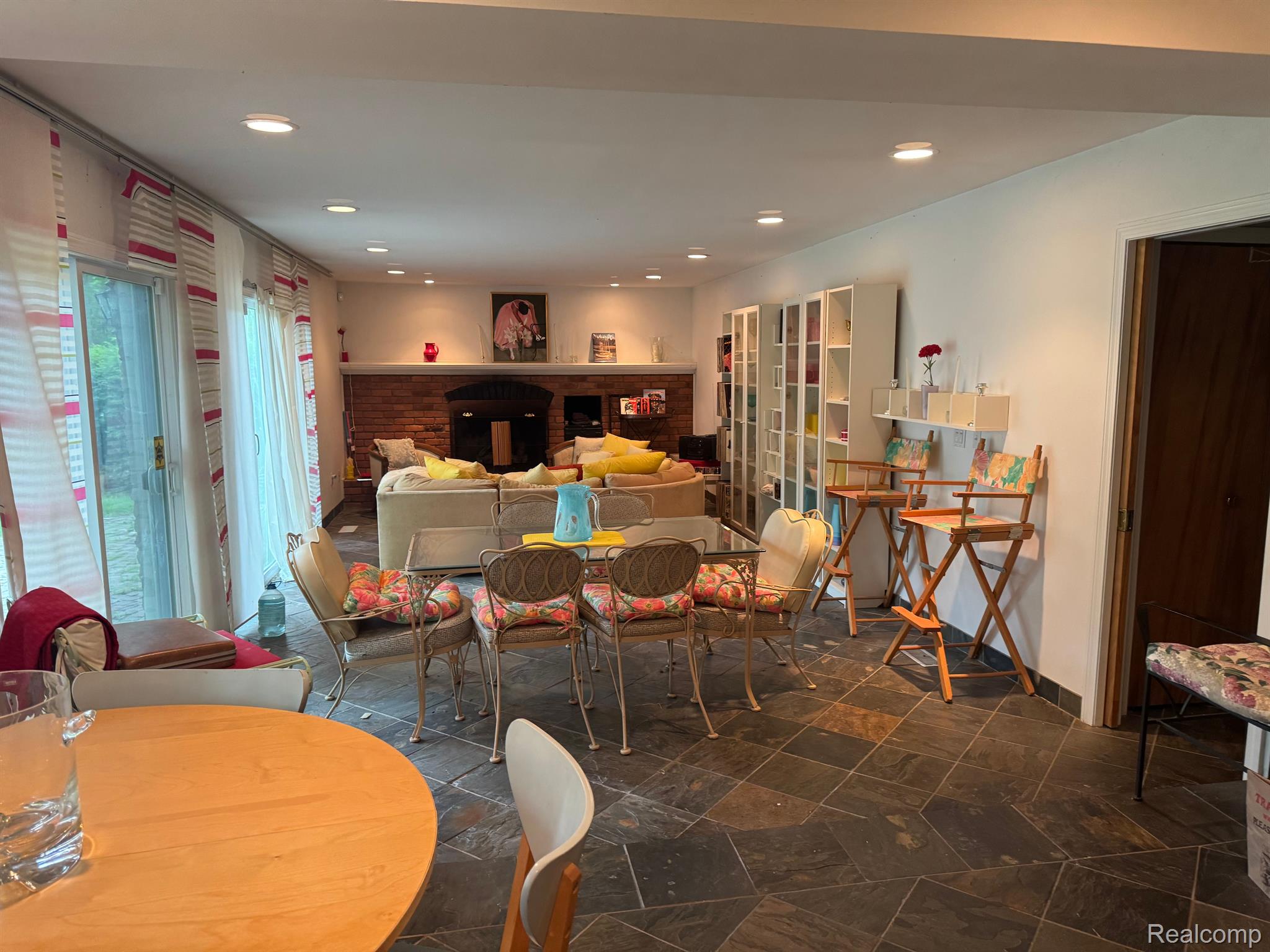 5819 RAVEN Road