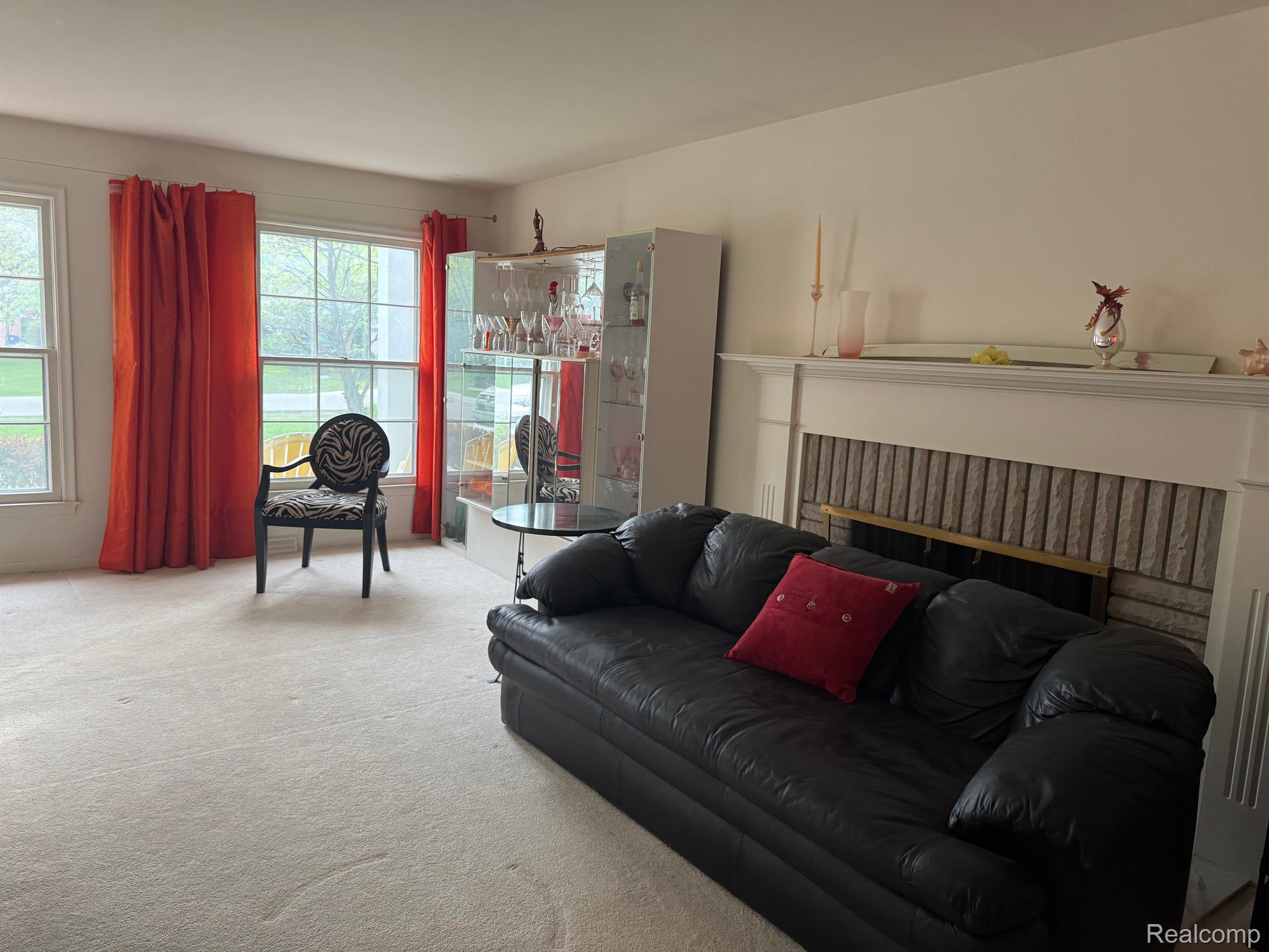 5819 RAVEN Road