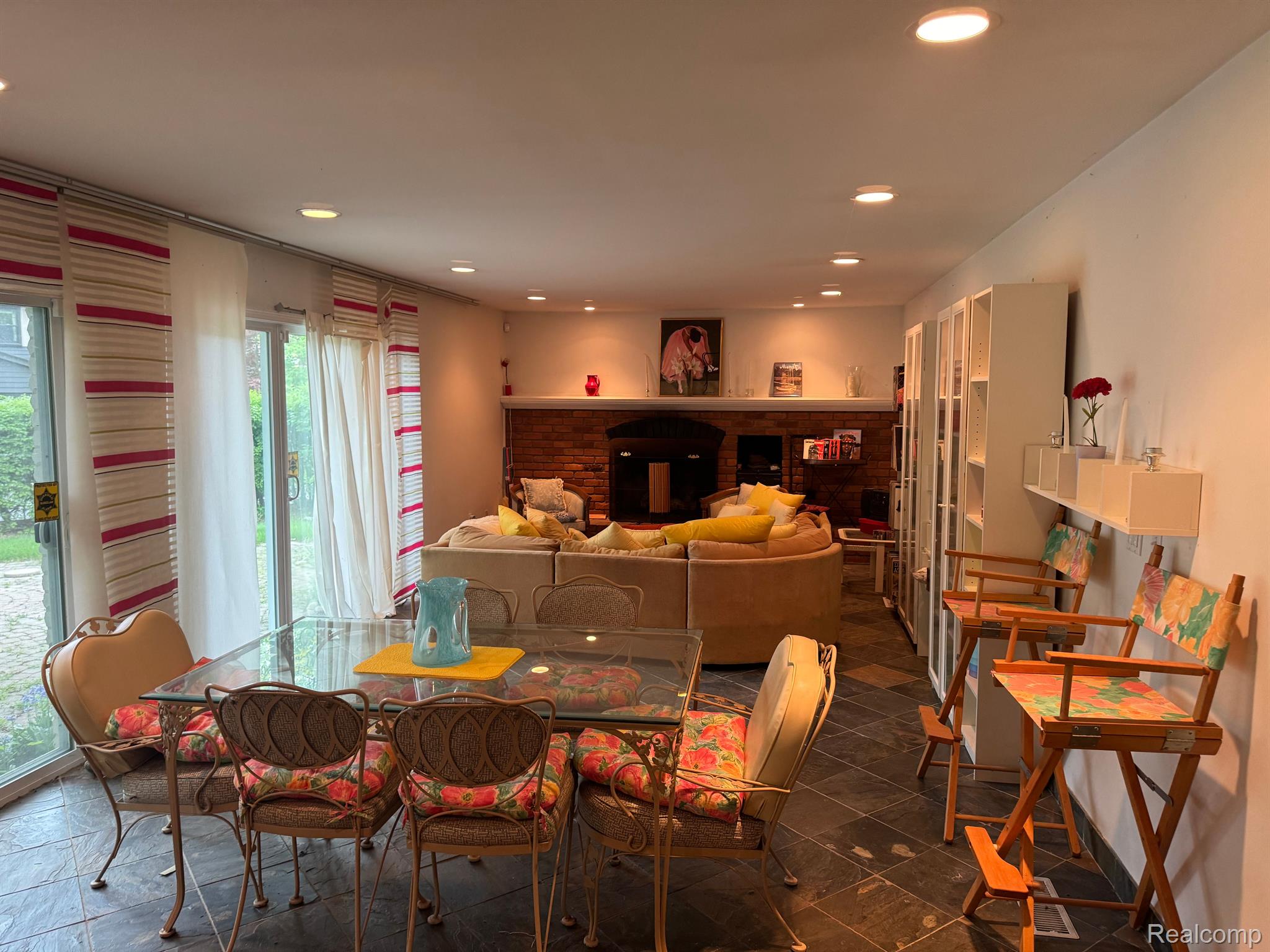 5819 RAVEN Road
