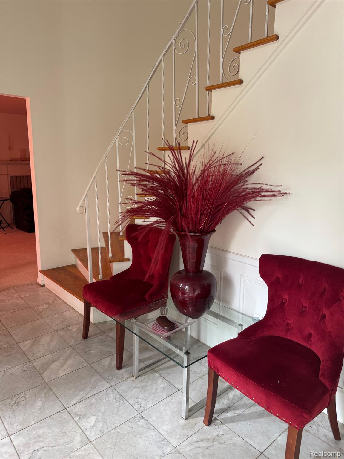 5819 RAVEN Road