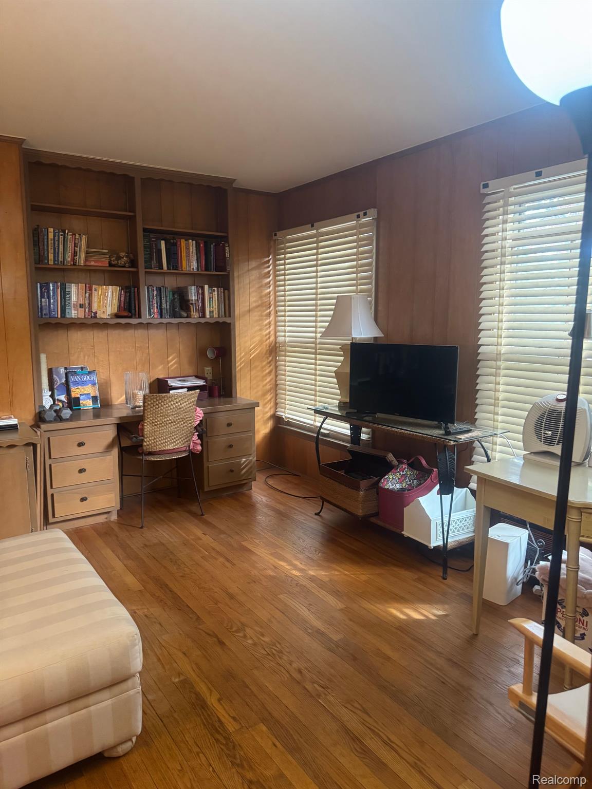 5819 RAVEN Road