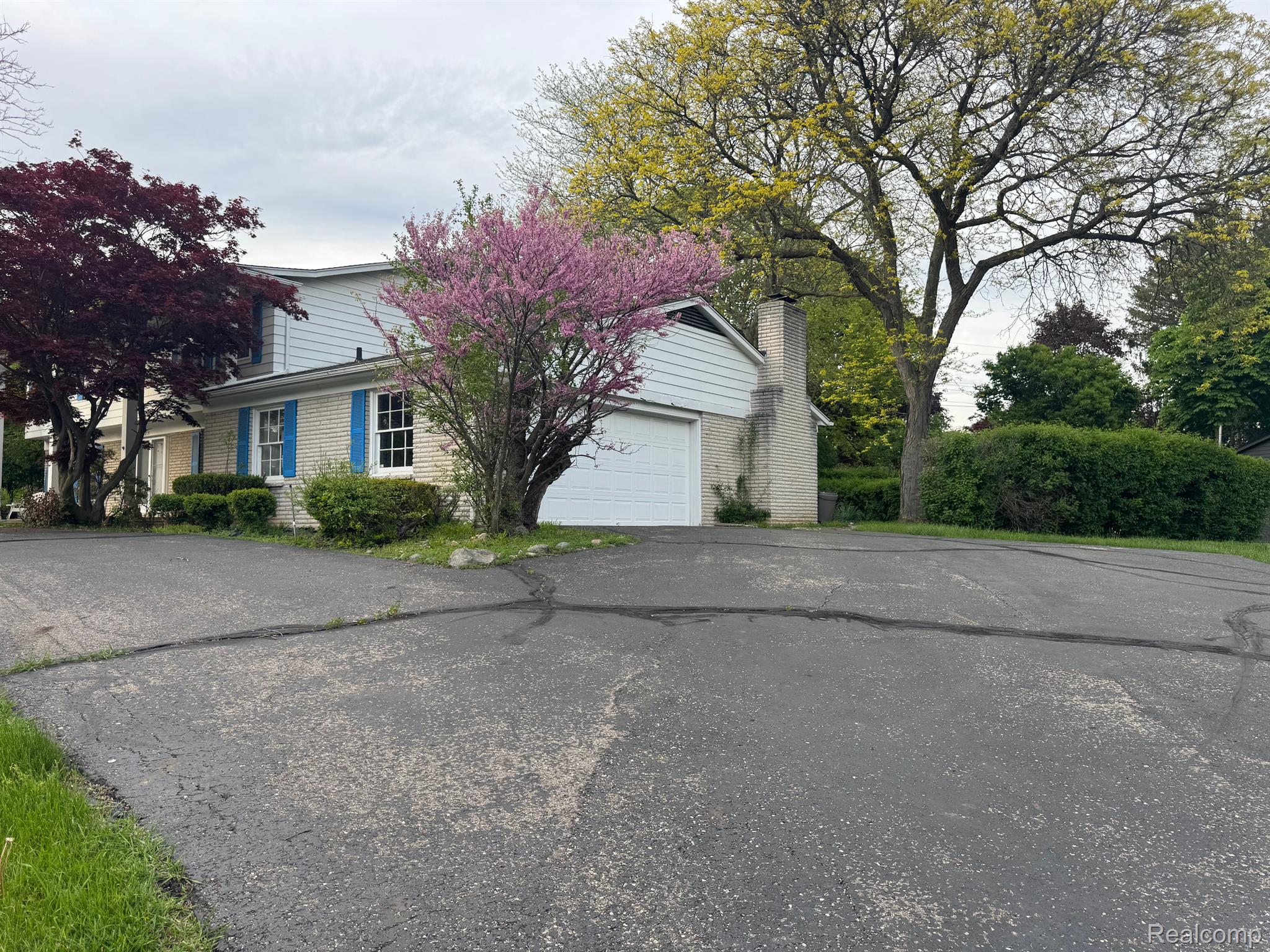 5819 RAVEN Road