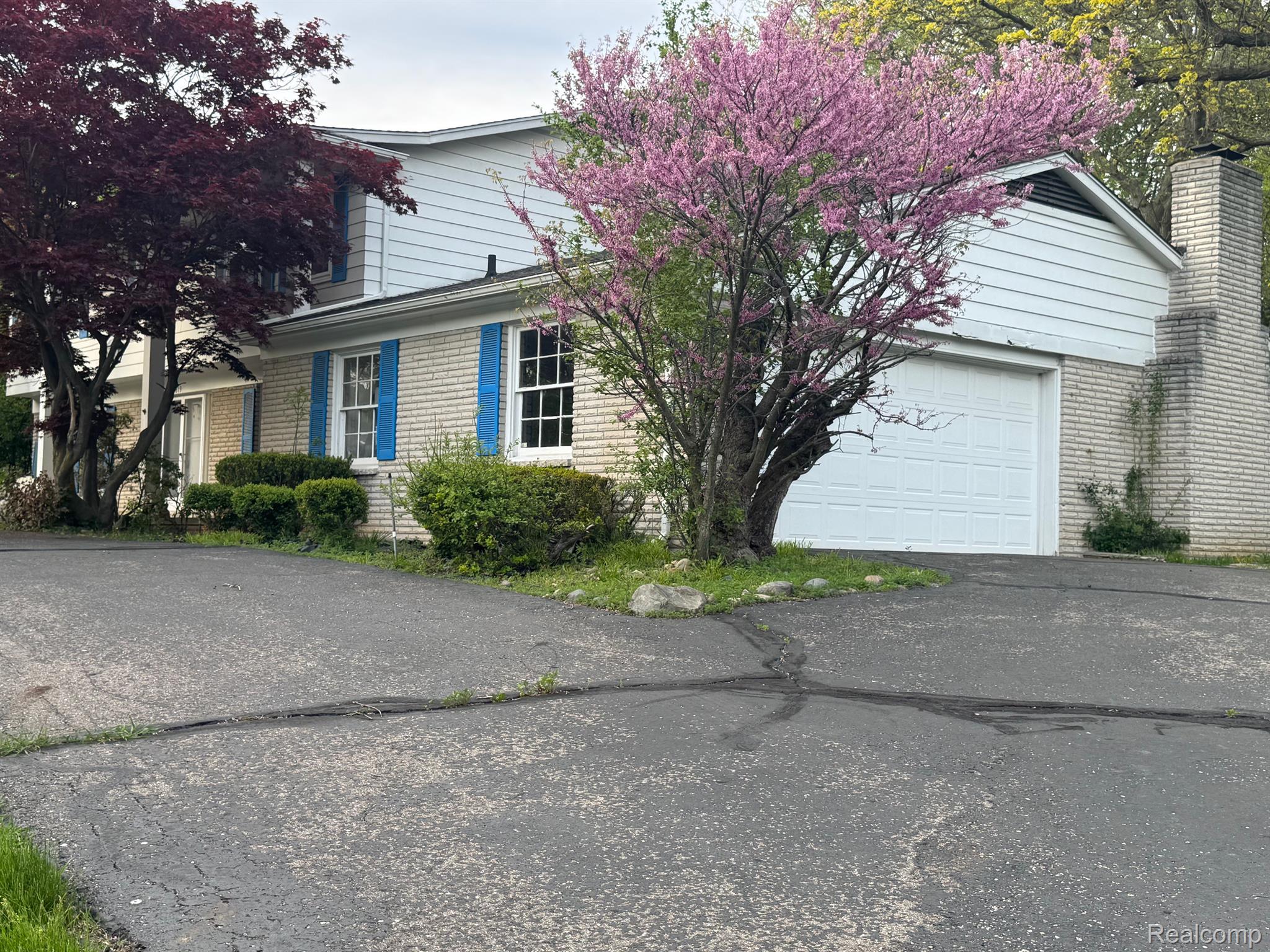5819 RAVEN Road