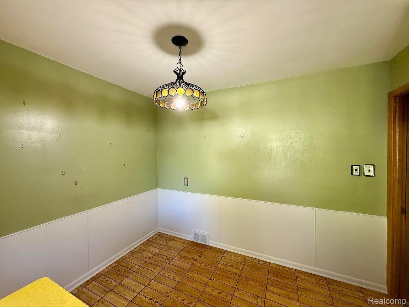 21911 KENOSHA Street