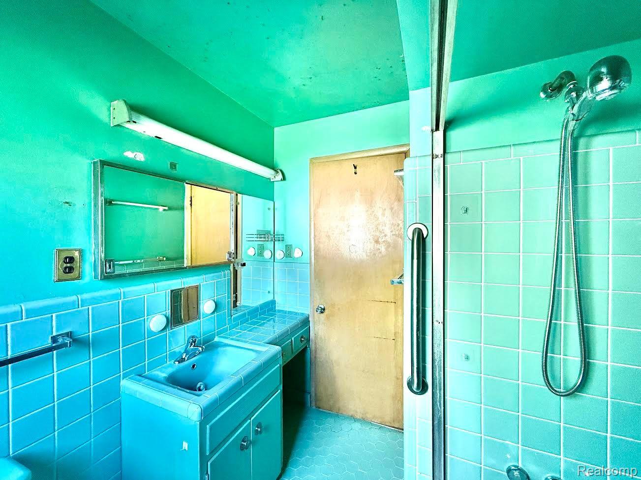 21911 KENOSHA Street