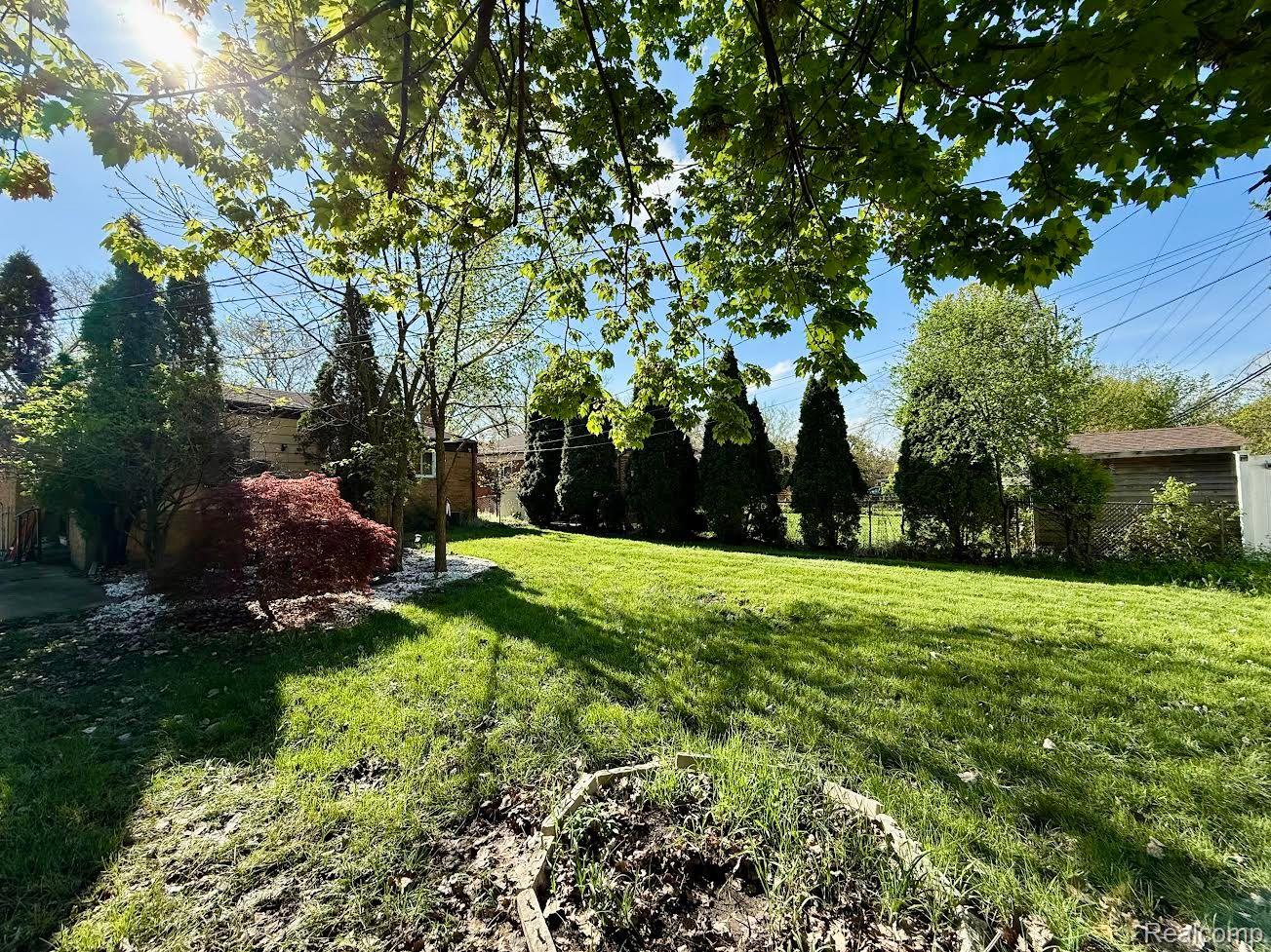 21911 KENOSHA Street